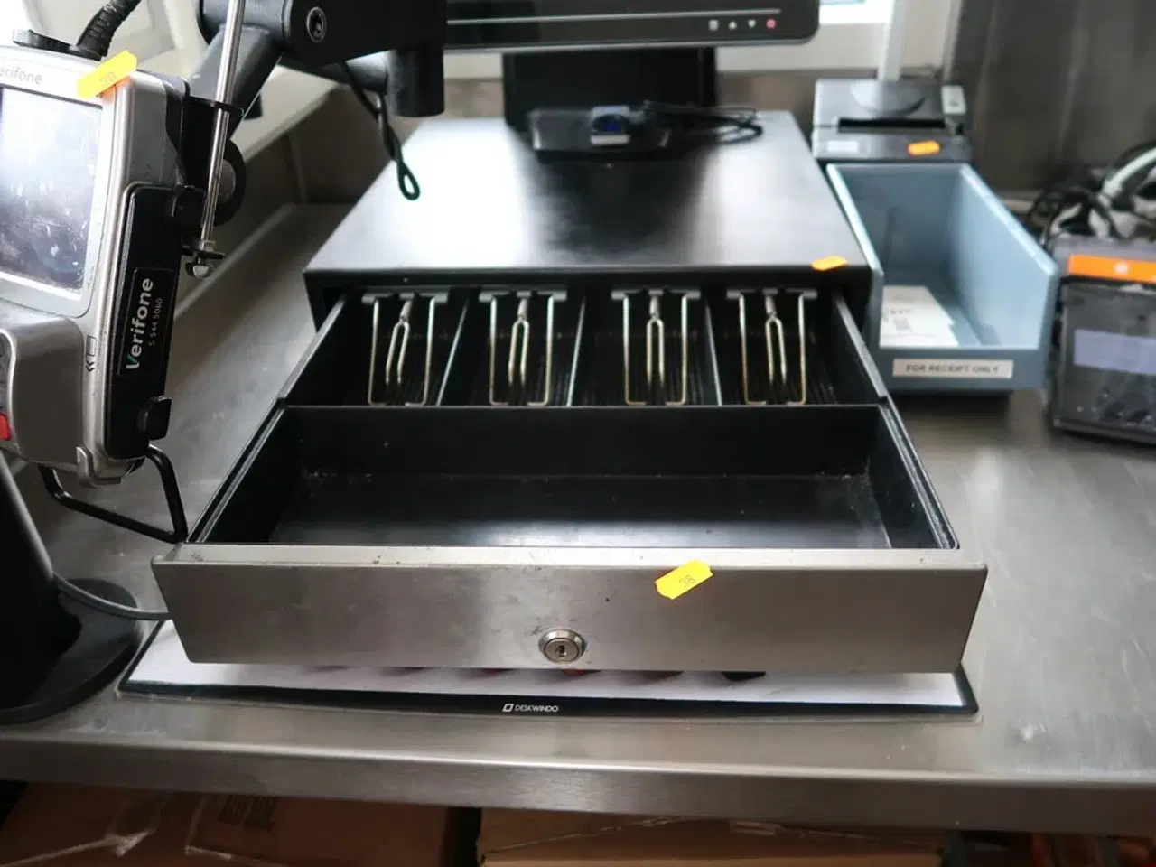 Billede 6 - Kasseapparat CBE med bonprinter, pengeskuffe, computerskærm m.m.