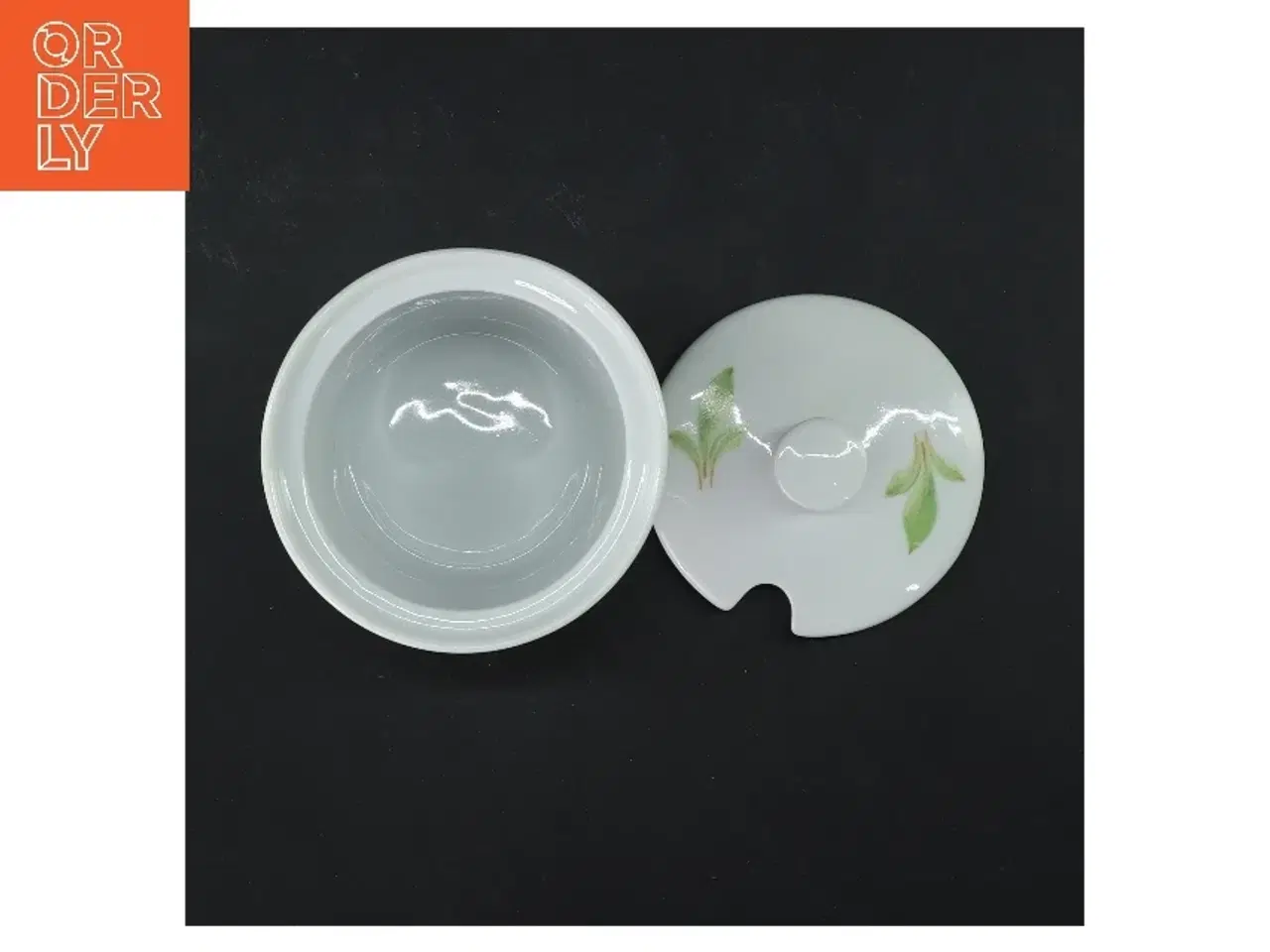 Billede 5 - Marmeladekrukke med låg fra Lyngby (str. Ø 10 cm længde 8,5 cm)