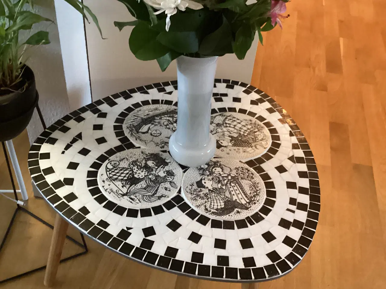 Billede 3 - Pyntebord