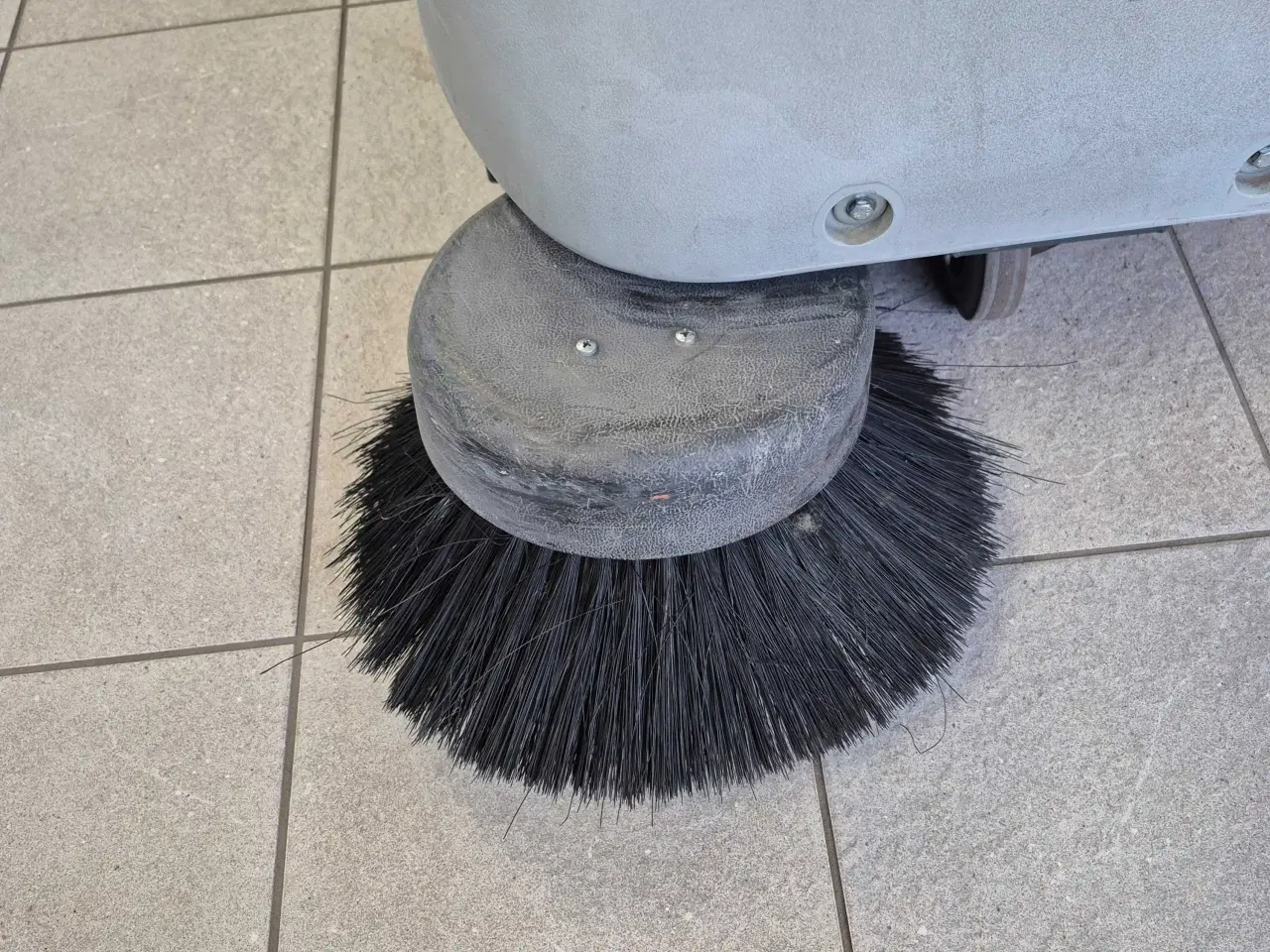 Billede 10 - Gulvfejemaskine comac cs 50 bt