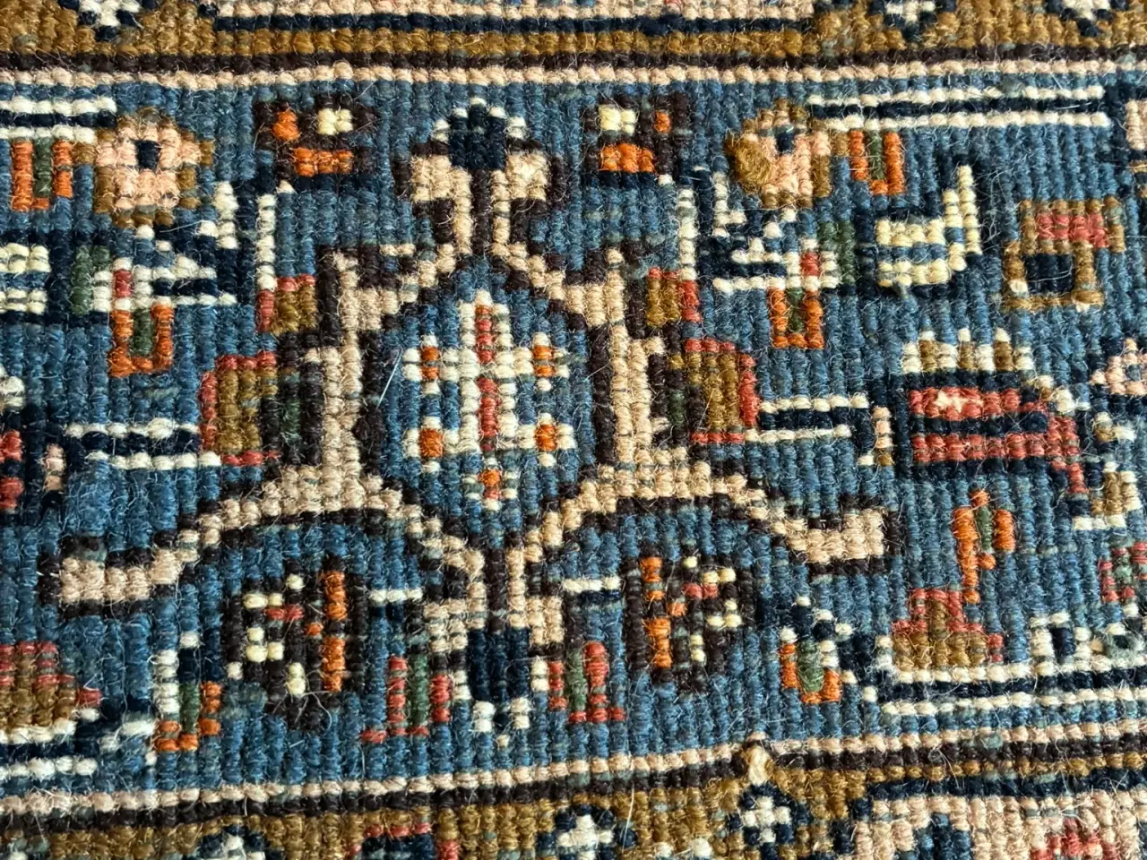 Billede 6 - Persisk tæppe i flerfarvet mønster 