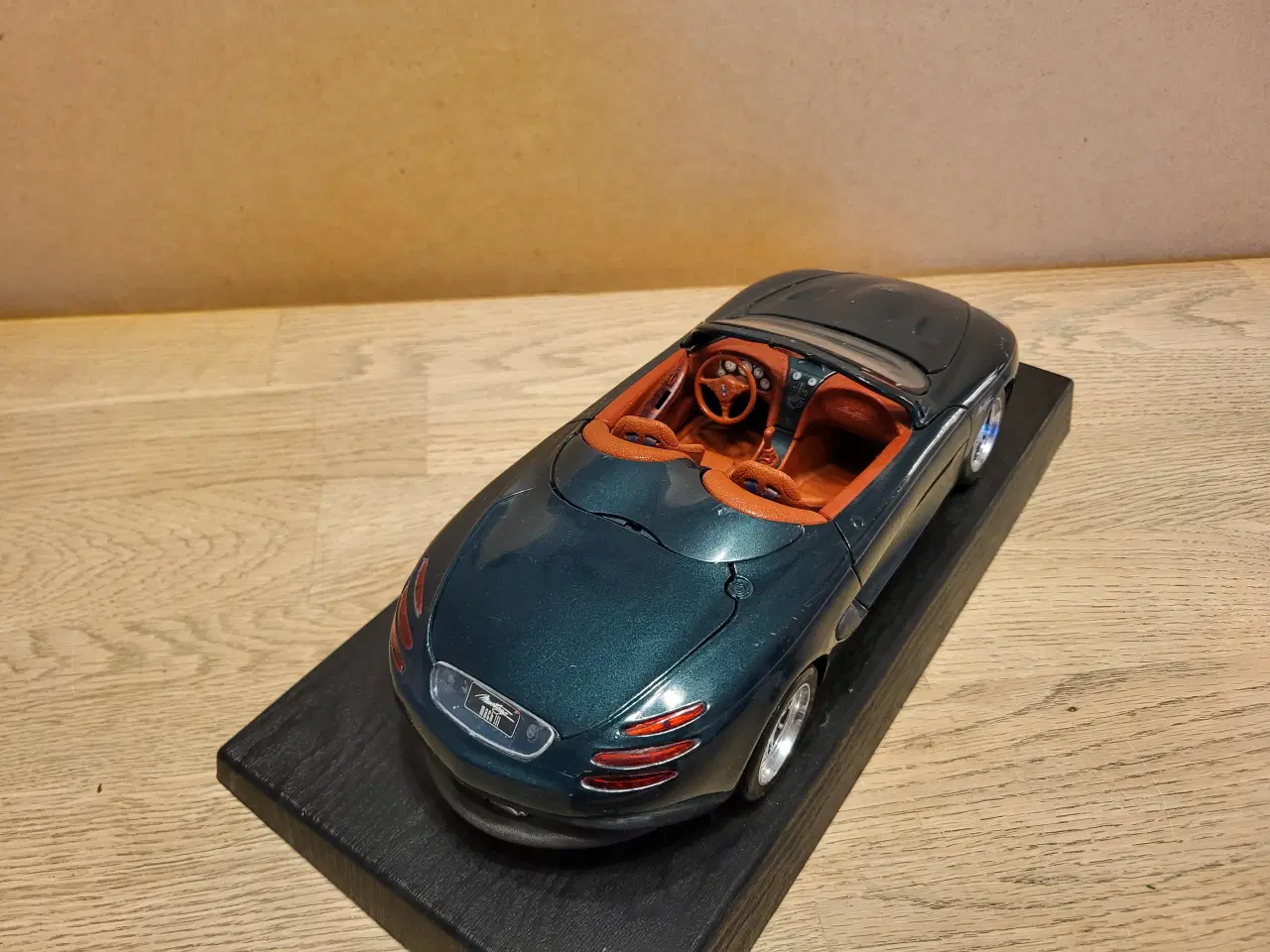 Billede 2 - Modelbil 1:18 Mustang Mach lll 100 kr.