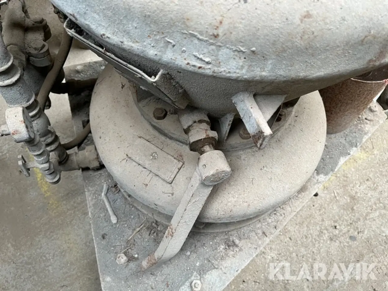 Billede 6 - Betonsprøjre med 6 slanger.