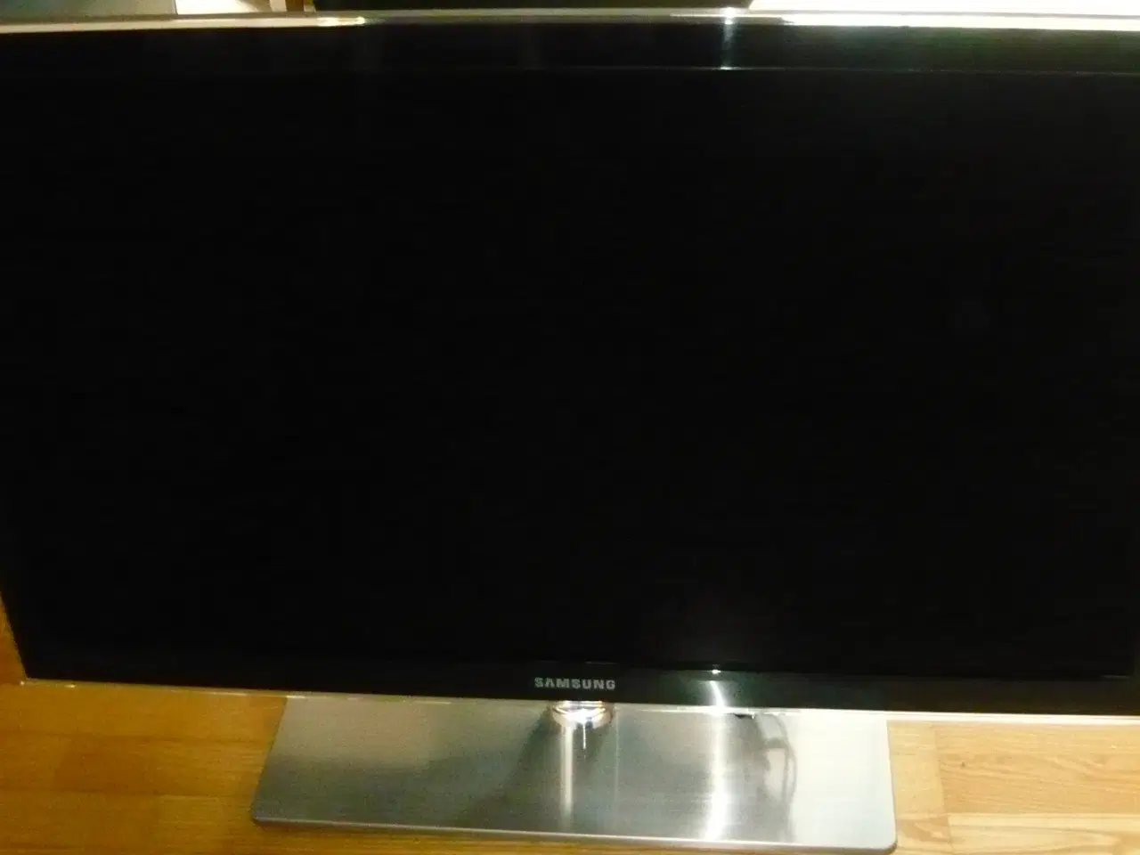 Billede 1 - VELHOLDT "SAMSUNG" 40" LED T.V. INCL. SURRAUND