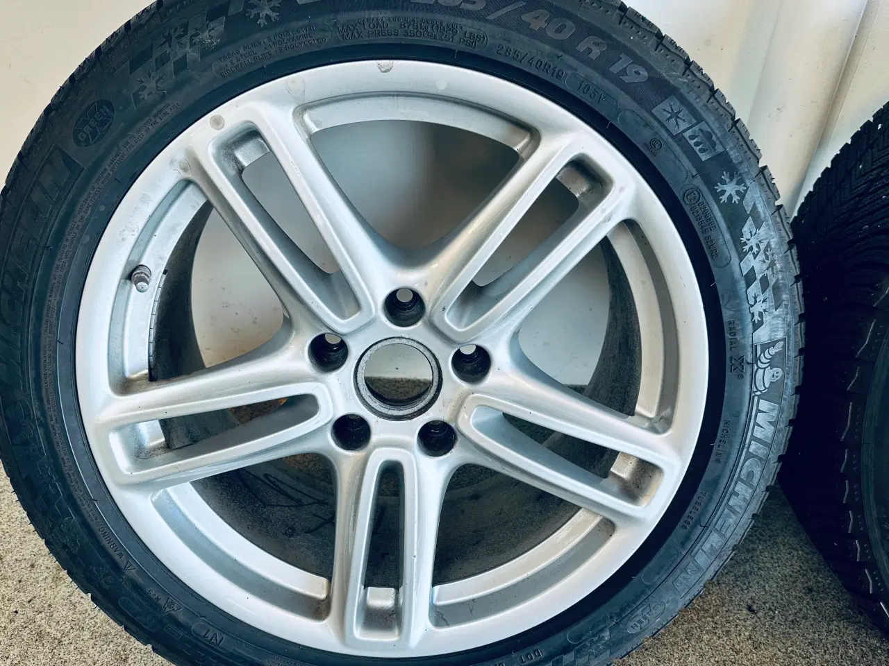 Billede 4 - Spyder fælge med Michelin vinterdæk