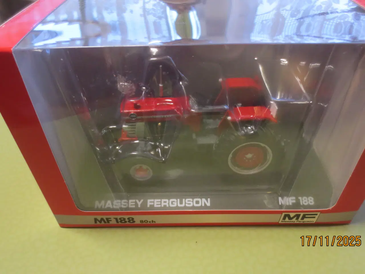 Billede 4 - 1 stk Ny Modeltraktor Massey Ferguson 135 og 188