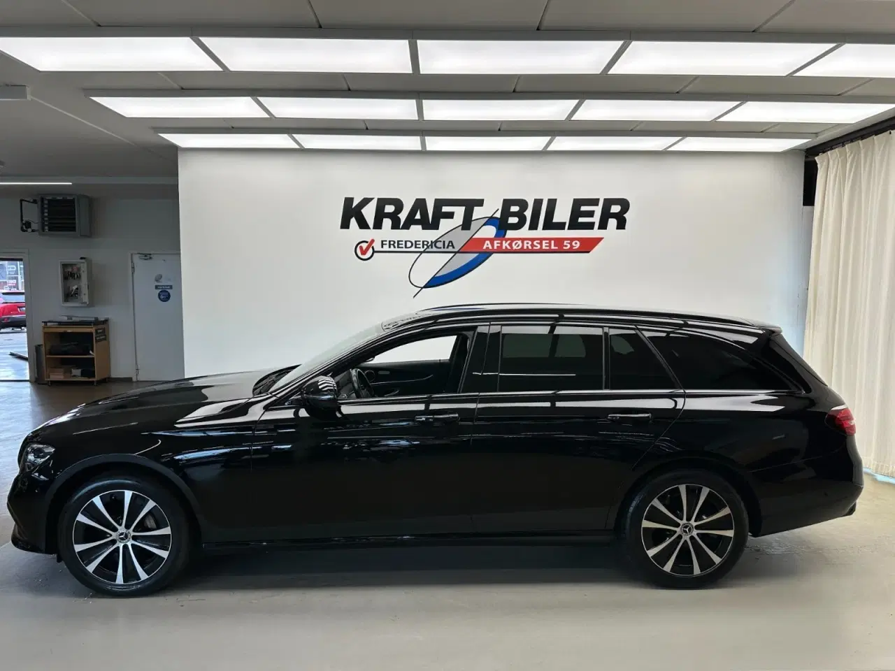 Billede 2 - Mercedes E300 de 2,0 aut. 4Matic
