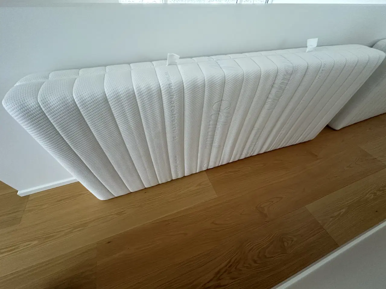 Billede 3 - 2 meget velholdte hårdskummadrasser