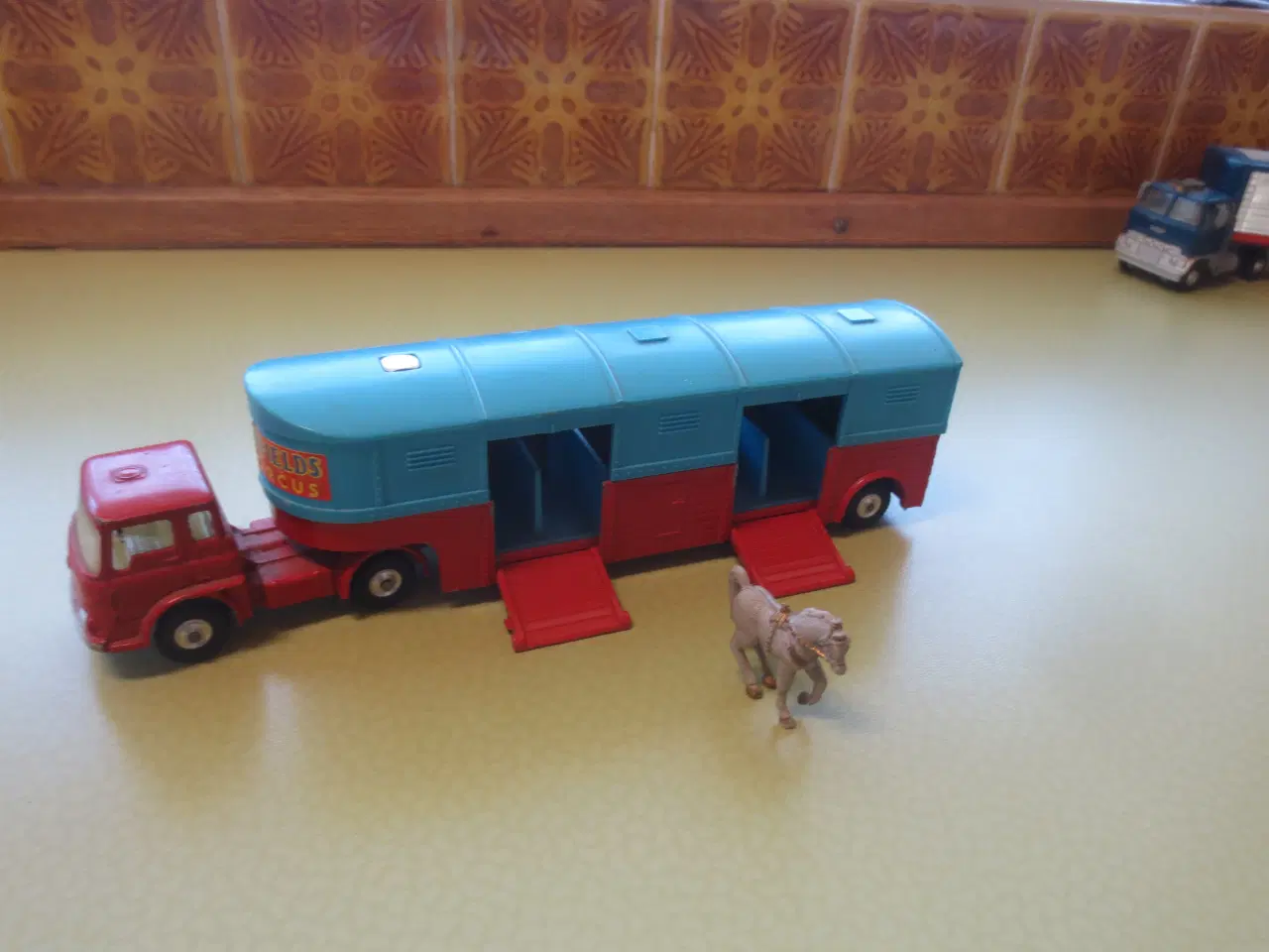 Billede 11 - 1 stk Ford Lastbil -Bedford Hestetransport 