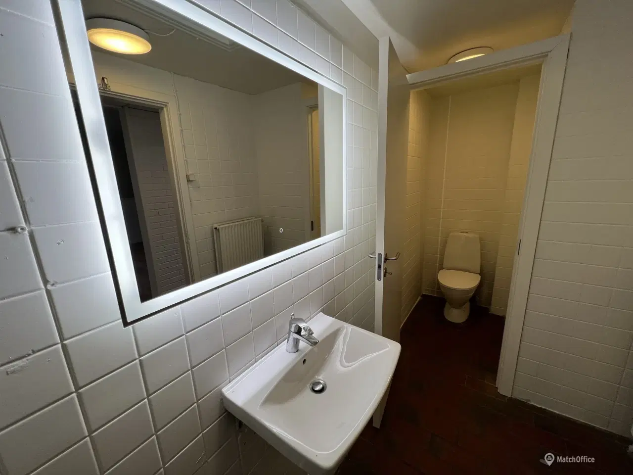 Billede 15 - Nyrenoverede erhvervslokaler midt i Grindsted