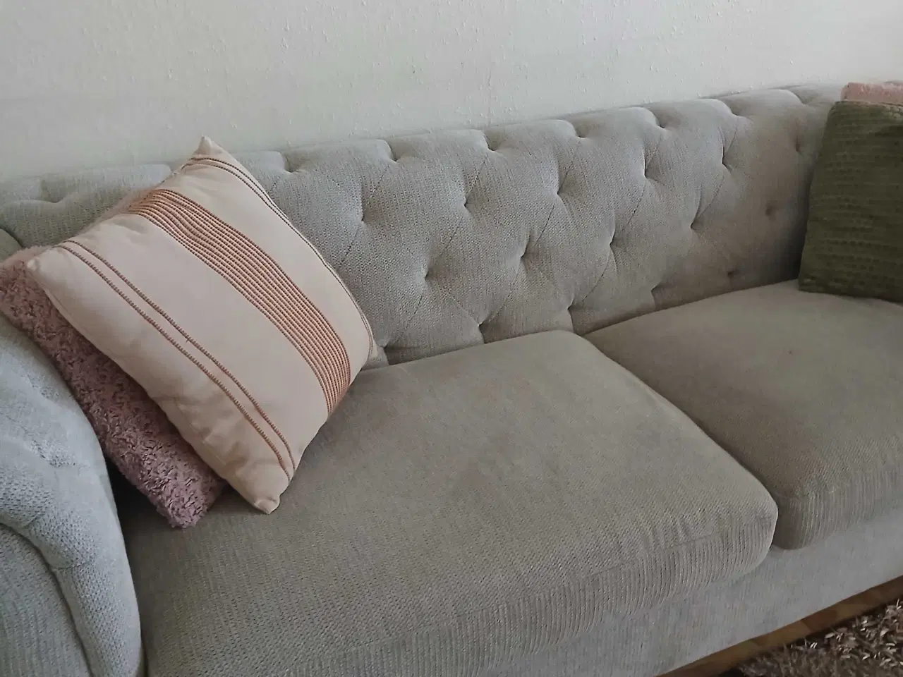 Billede 5 - Næsten ny sofa - Kun brugt en måned!