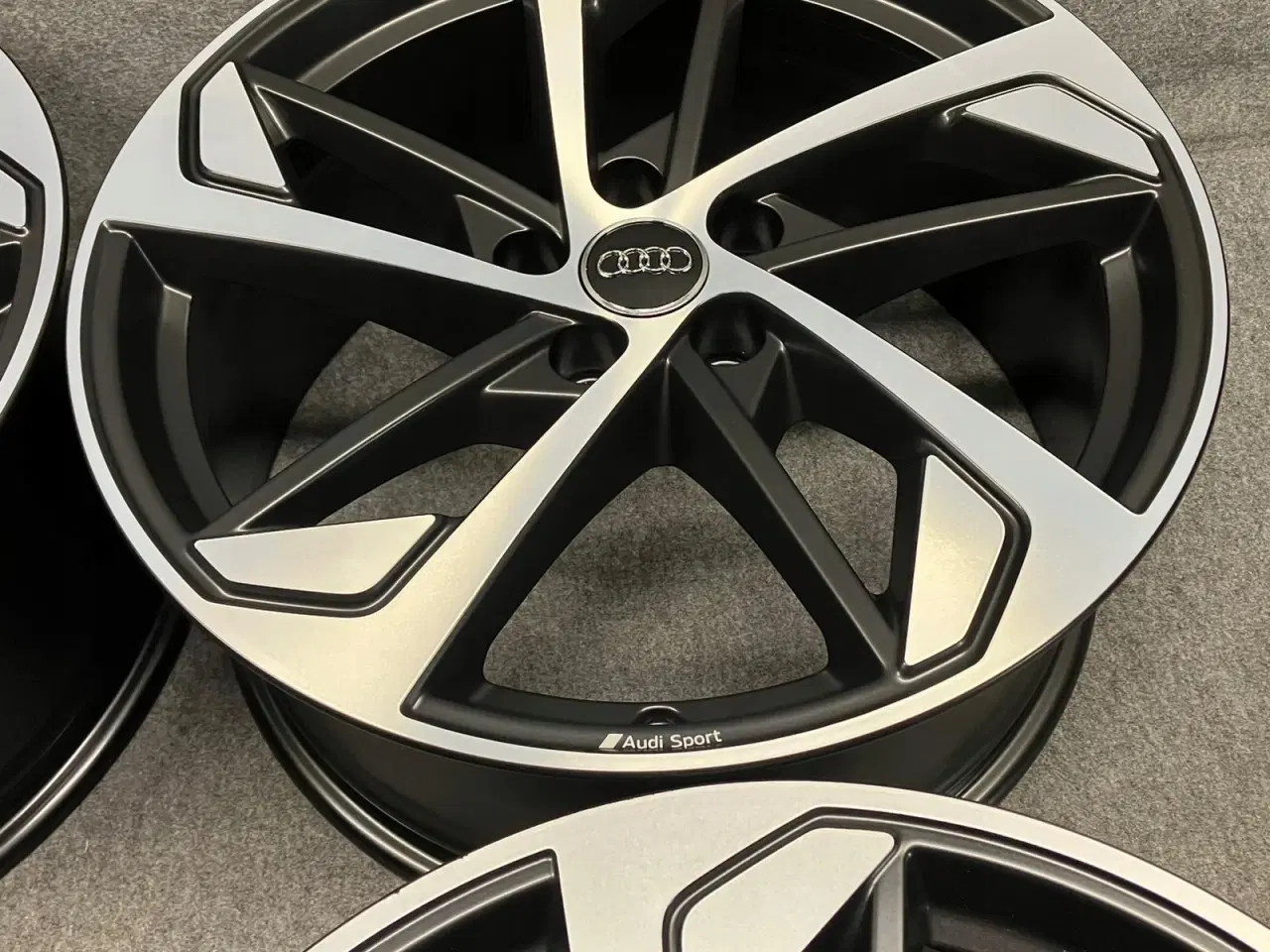 Billede 3 - ALUFÆLGE AUDI Q3 SQ3 RSQ3 83A 19"