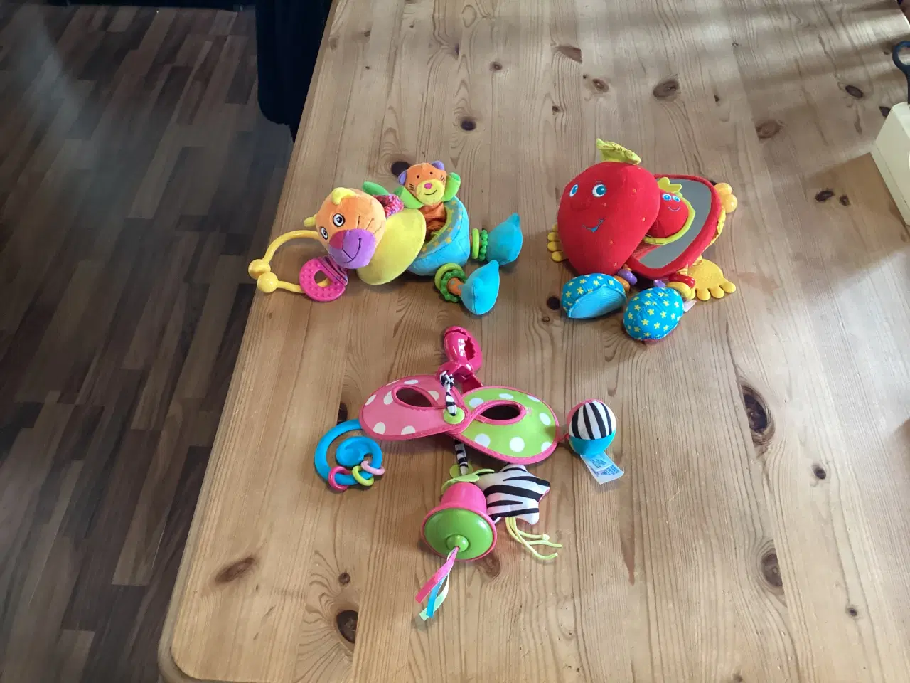 Billede 7 - Baby Legetøj og Til Barnevognen.