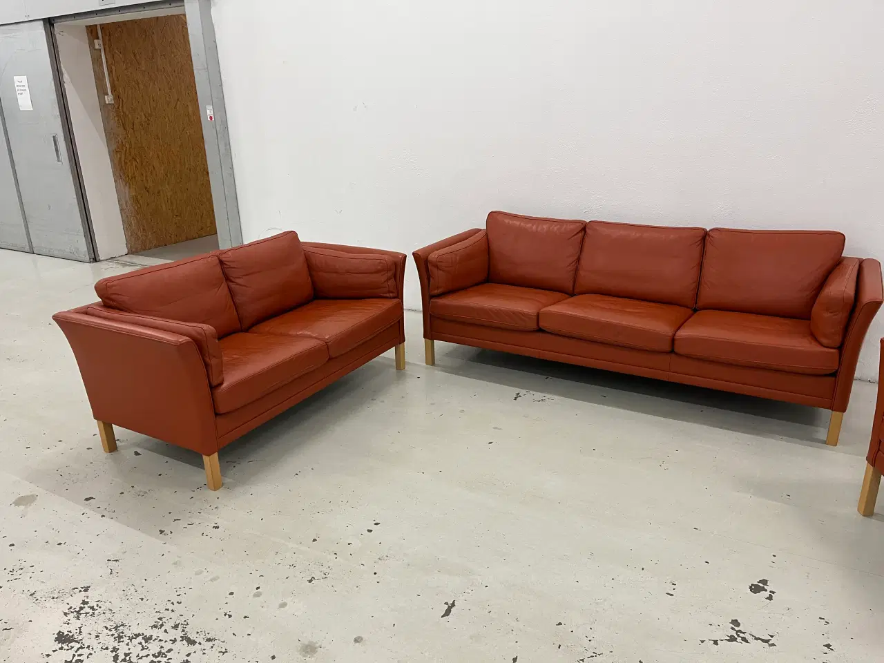 Billede 3 - Mogens Hansen MH2225 3+2 MH80 stol i cognac læder.