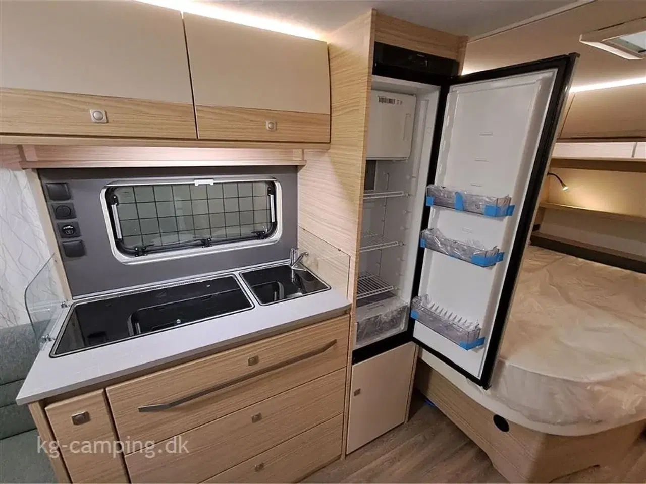 Billede 10 - 2026 - Fendt Bianco Selection 465 SFB Fransk dobbeltseng og Rundsiddegruppe - Kan nedvejes til 1500 kg.