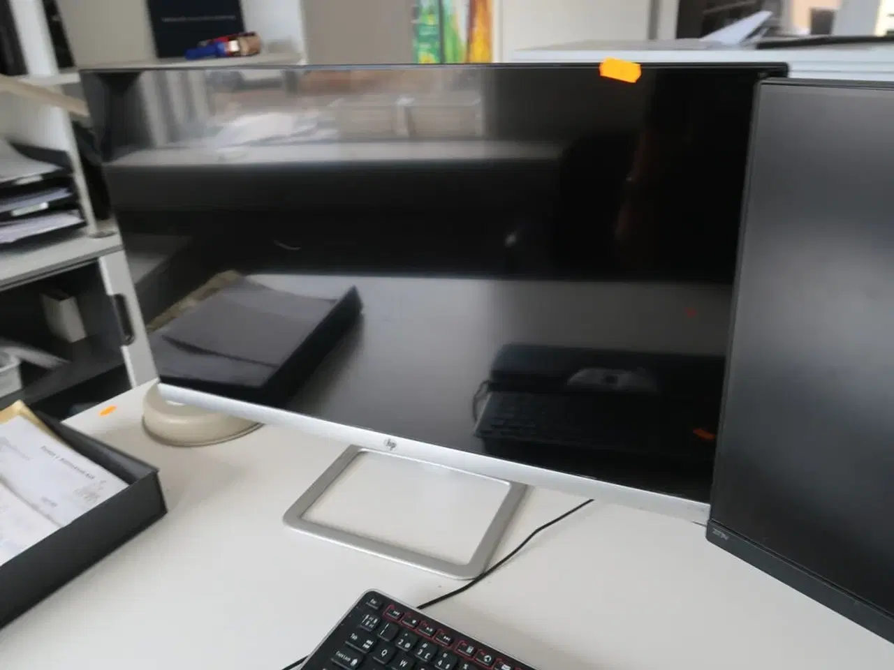 Billede 4 - Computer, 2 stk. skærme mus og tastatur