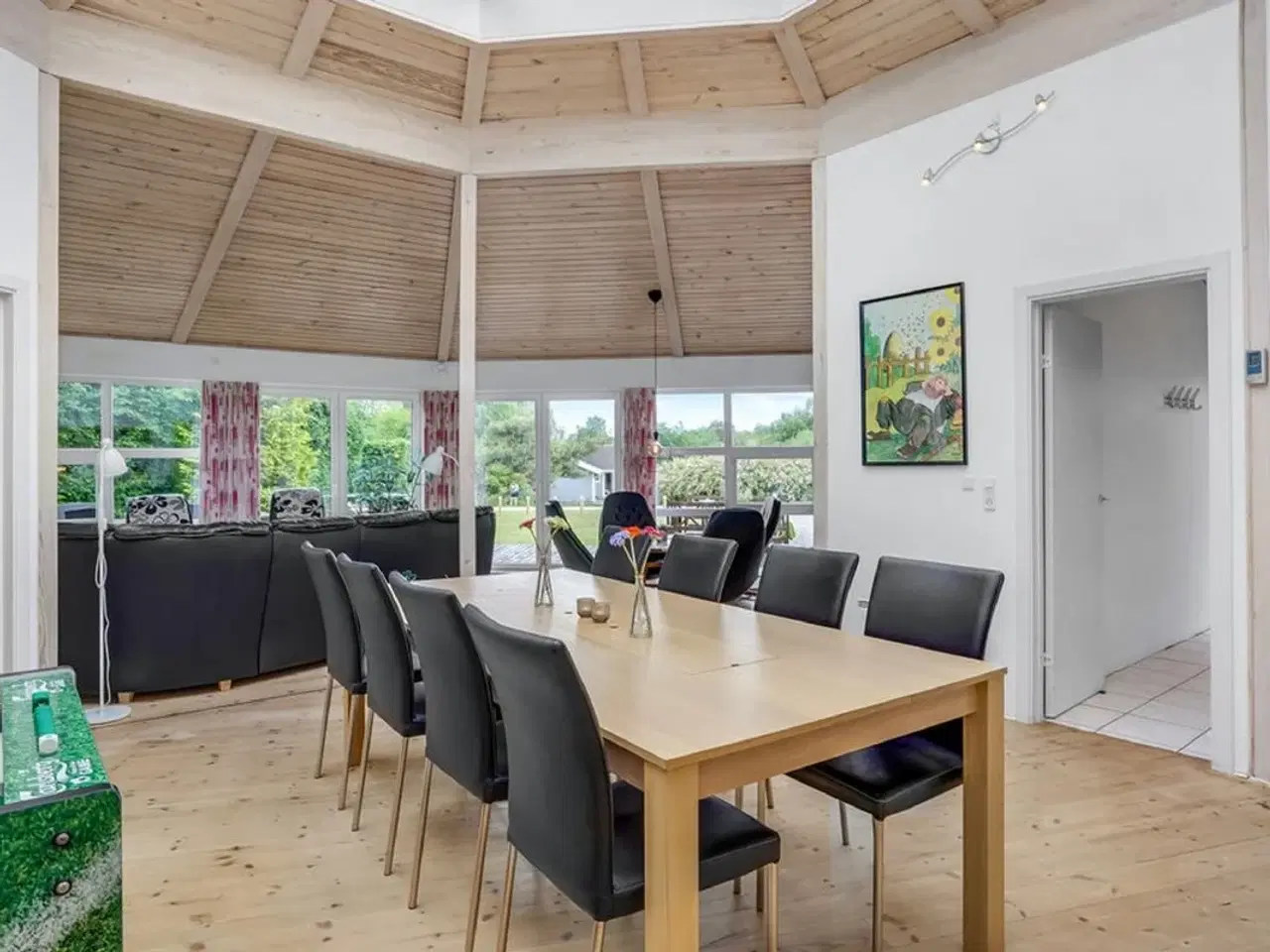 Billede 4 - 8 KANTET LUKSUSHUS EBELTOFT * INDFRAR�D SAUNA * MULTIRUM med bla. BOB * POOLBORD * FODBOLDBORD * DART mm.