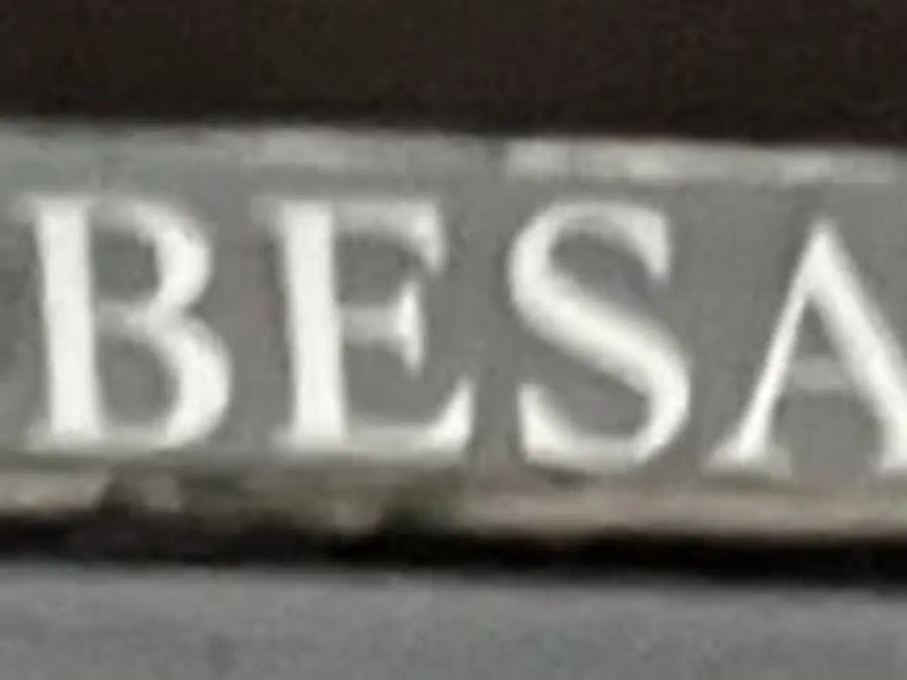 Billede 3 - Som besat. Af Anne Fine