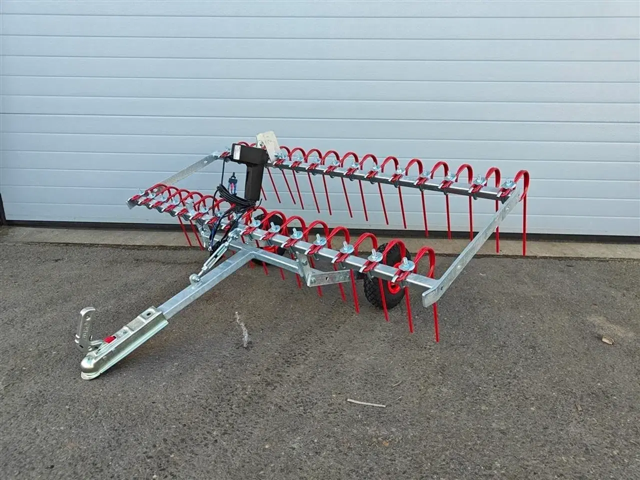 Billede 2 - Anker Bjerre Riven Gårdspladsharve 150cm Elektrisk hæve/sænk og kugletræk