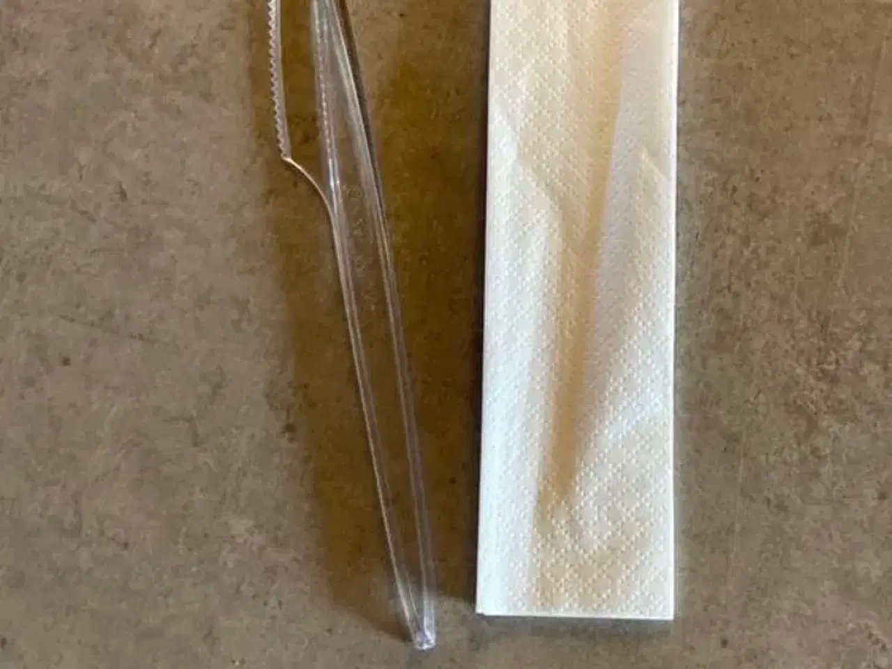 Billede 2 - 10 sæt plastik kniv+serviet