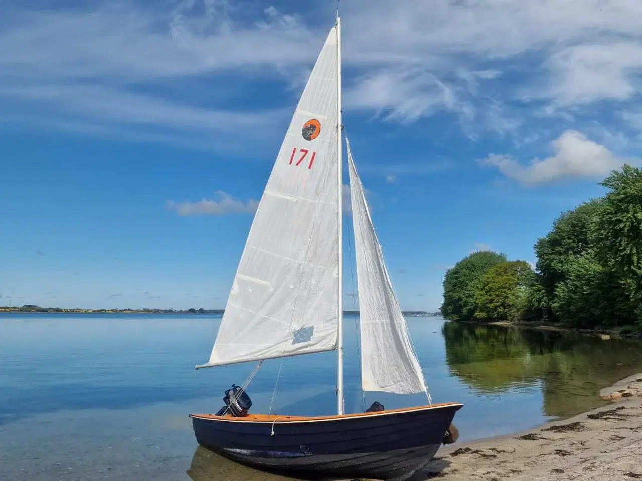 Billede 2 - Sejljolle m. Reg. Trailer og motor