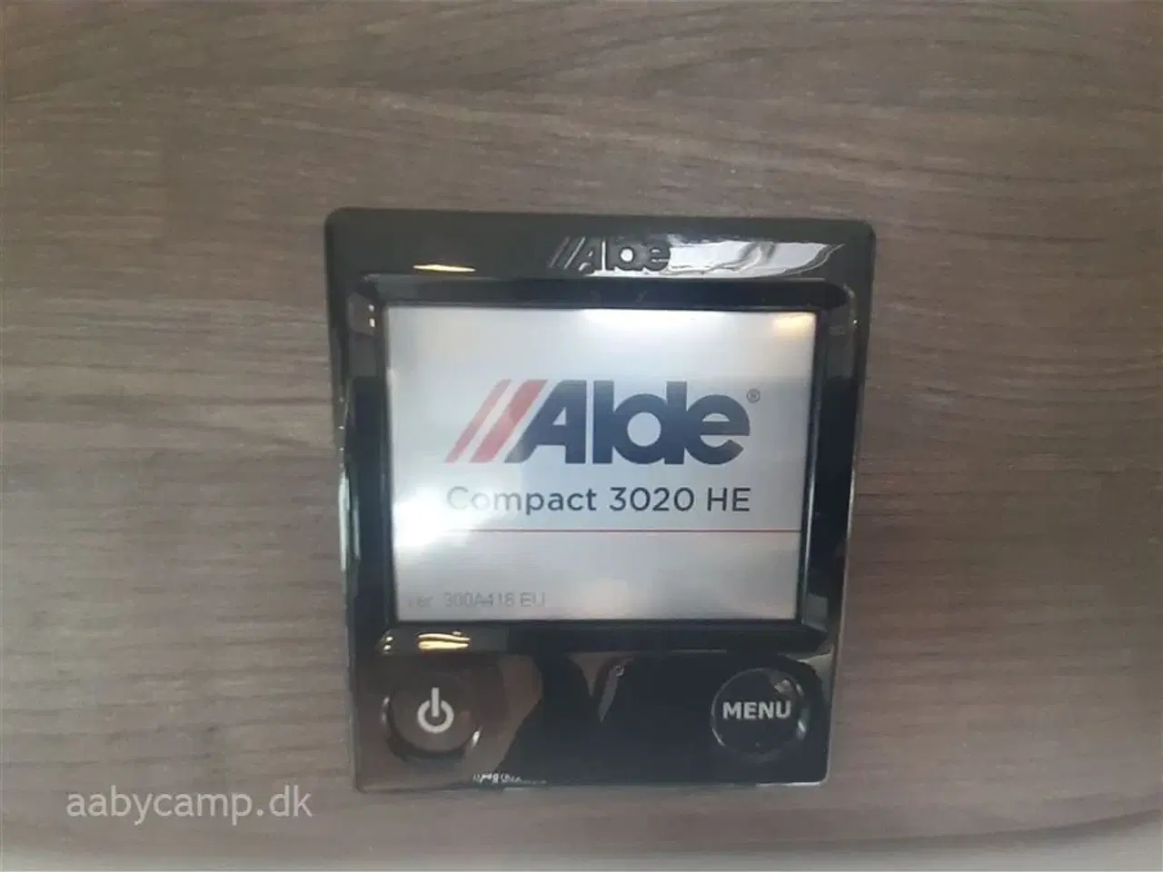 Billede 18 - 2020 - Benimar Amphitryon 997   NK-pakke. automatgear. solceller. ovn. lædersæder. queensbed.