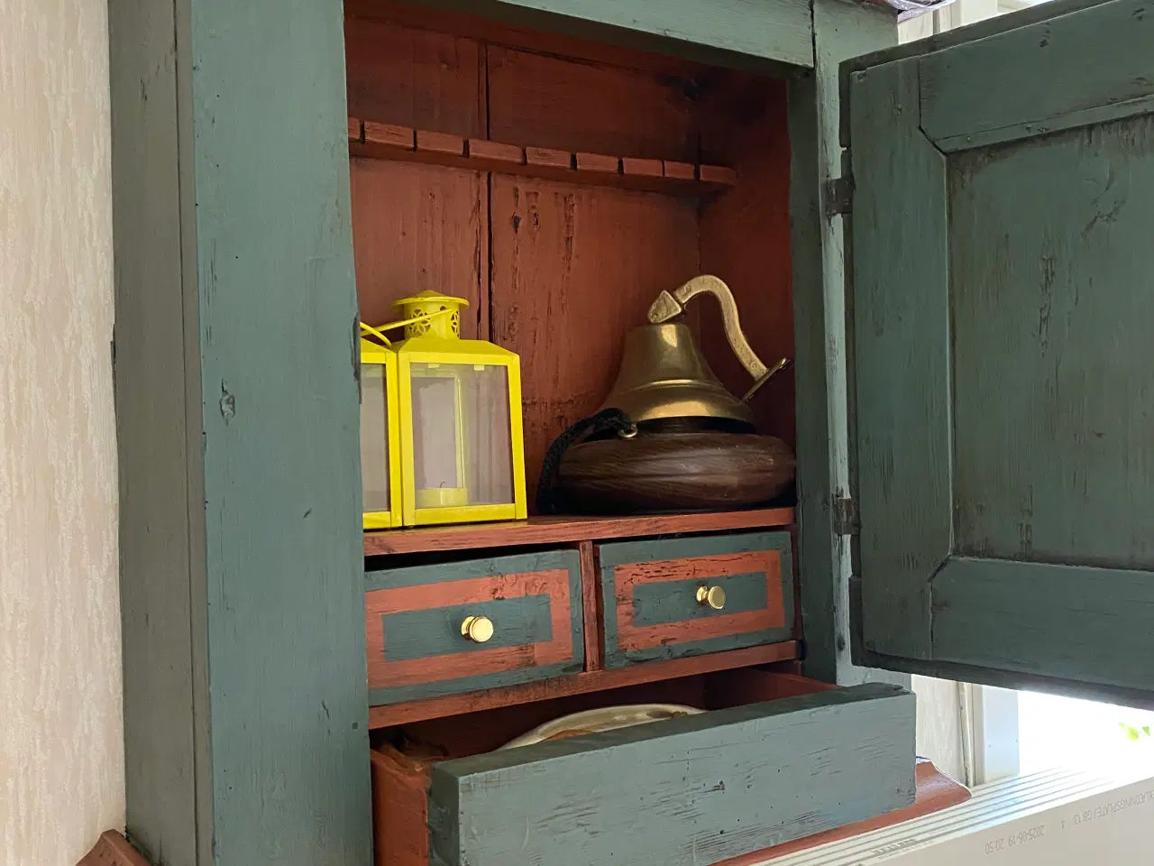 Billede 3 - Gammel Almue malet tobaksdkab