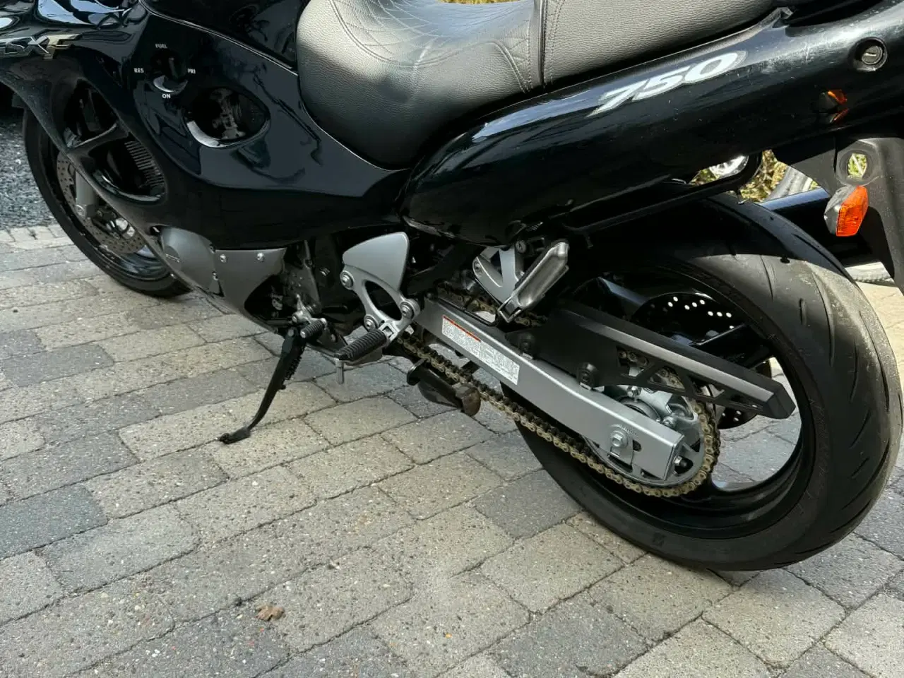 Billede 2 - Flot mc sælges gsx 750 f