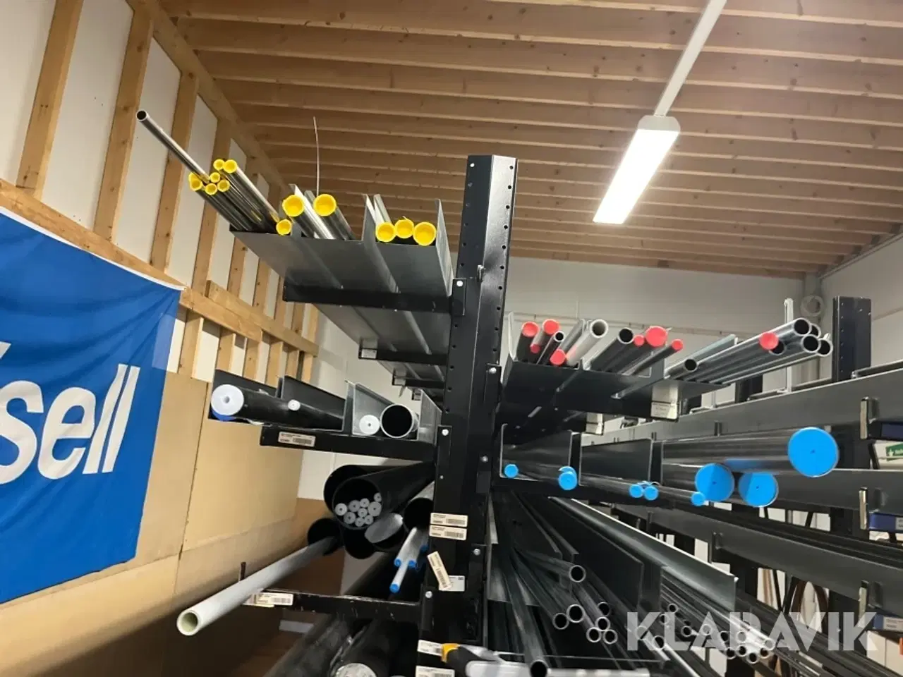 Billede 10 - Grenreol en række