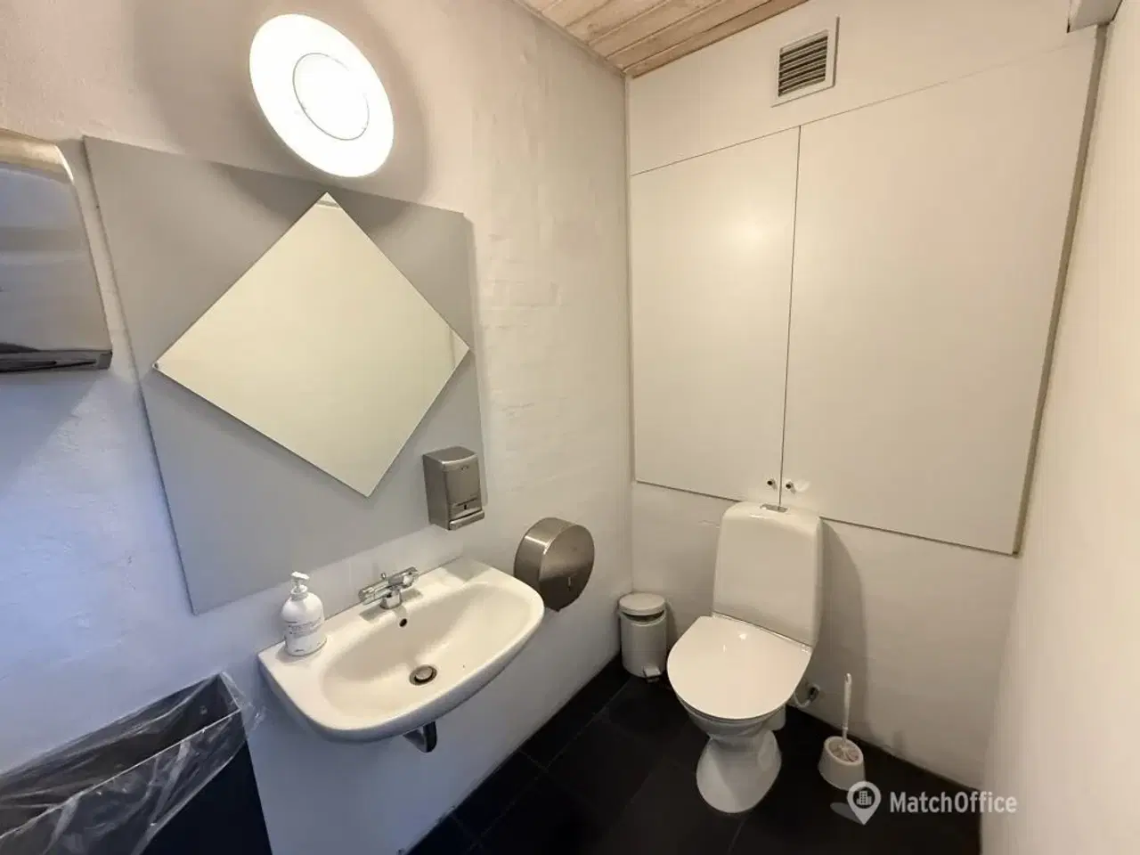 Billede 15 - Attraktivt kontor- og lagerlejemål med topplacering - i alt ca. 3.942 kvm