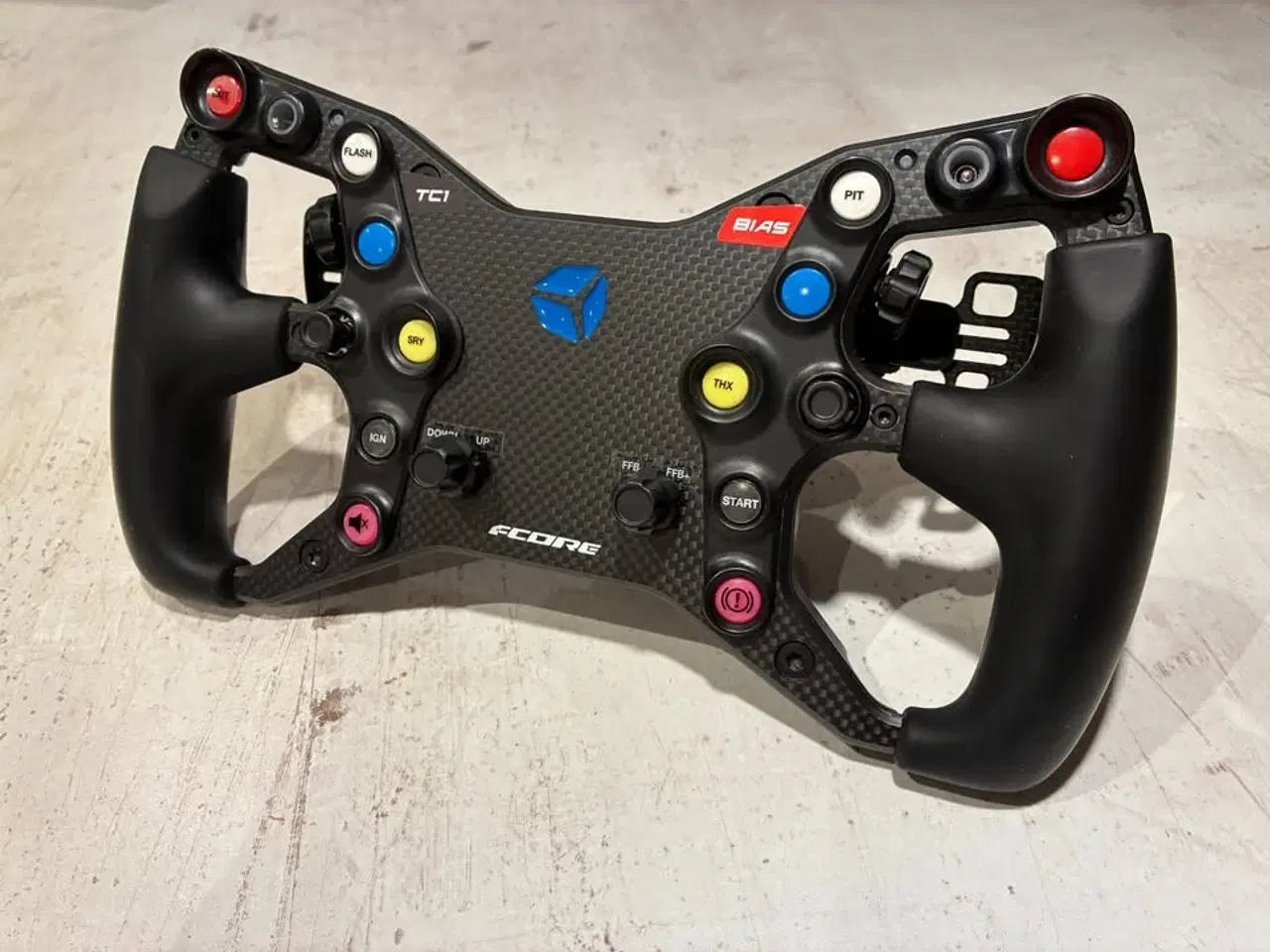 Billede 5 - Cube Controls F-Core – 2 paddles + HUB