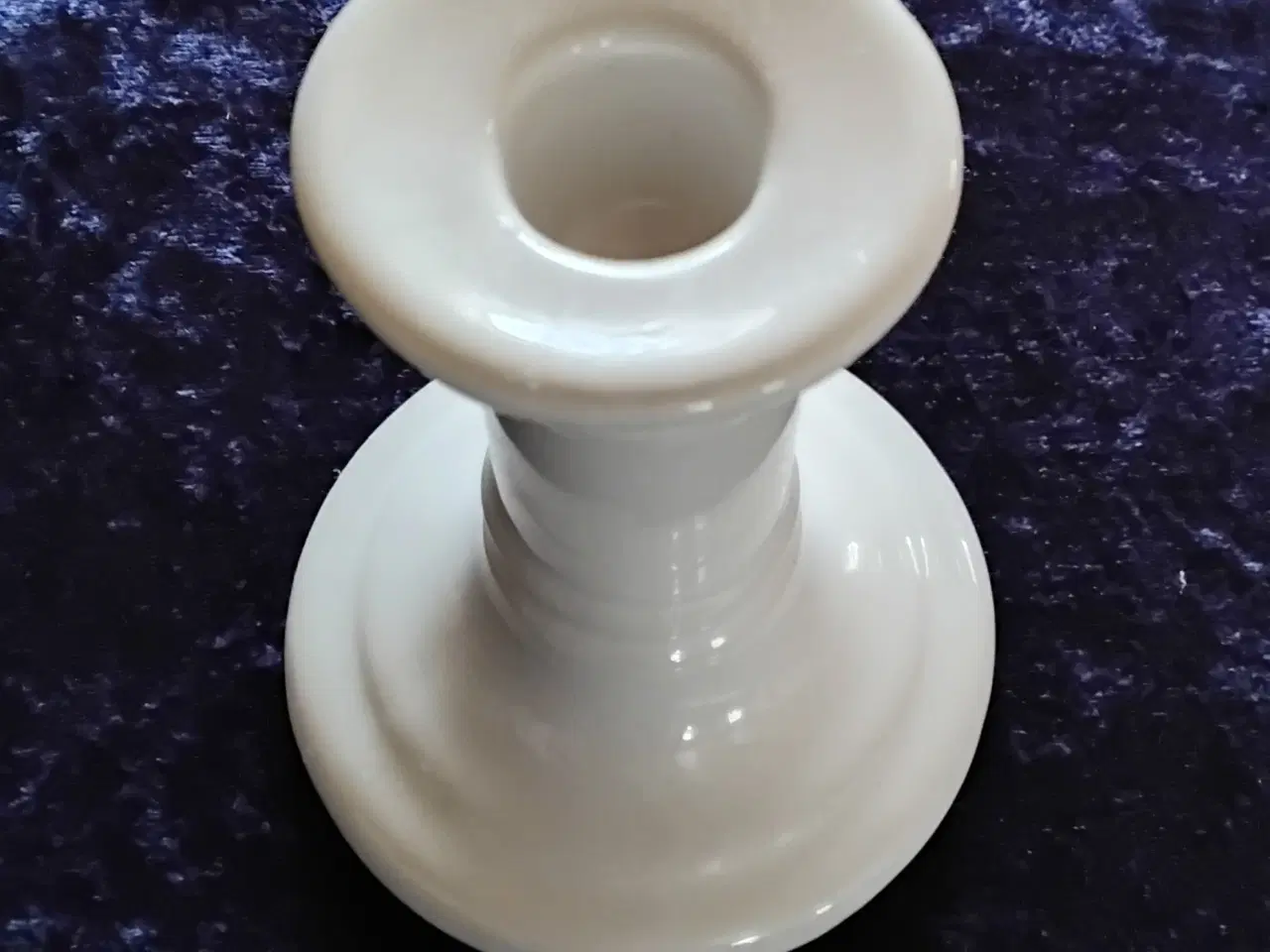 Billede 2 - Tidsløs hvid vintage lysestage fra Loucarte -11 cm