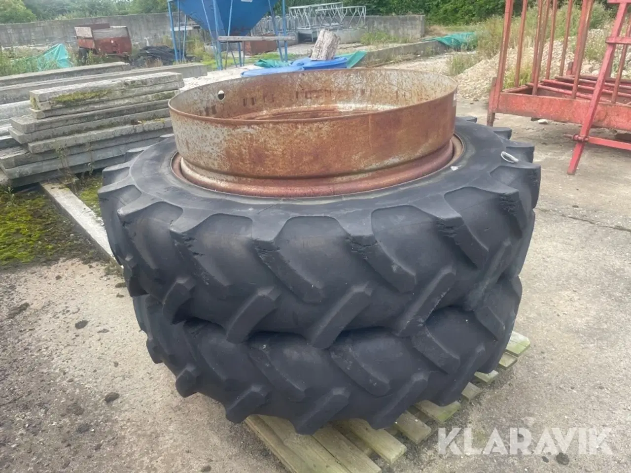 Billede 4 - Tvillingehjul Michelin 13.6R38
