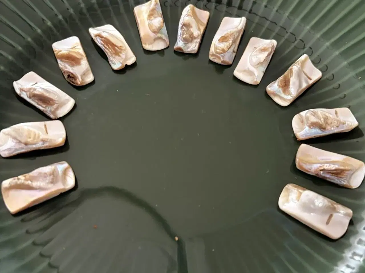 Billede 1 - Firkantede perlemors-perler 