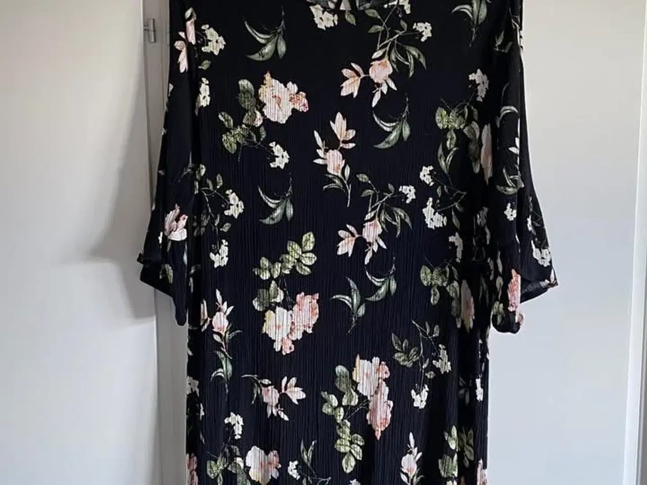 Billede 1 - Tunika fra DNY str small (42/44)