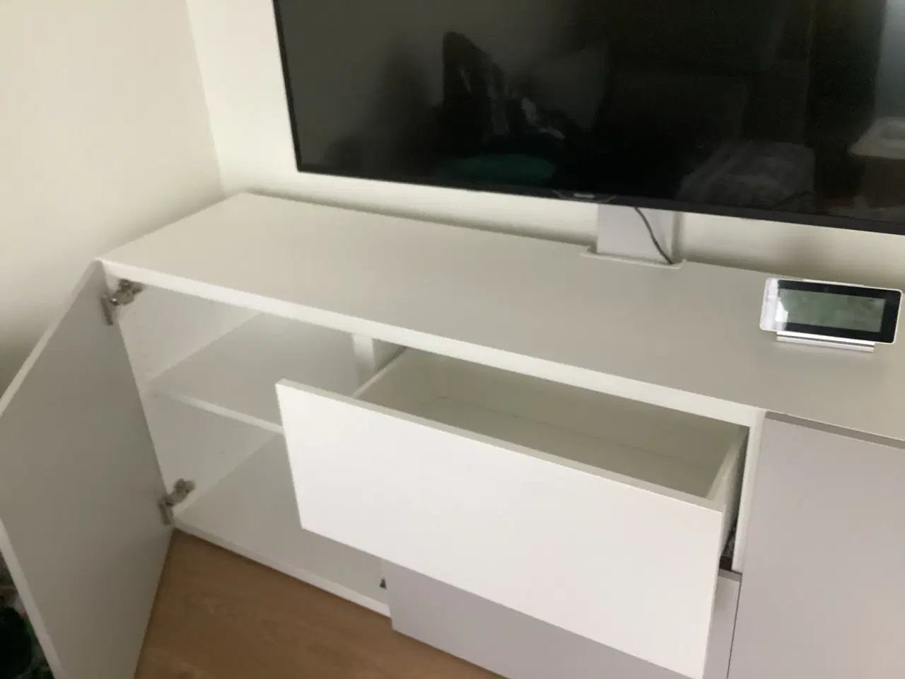 Billede 2 - TV bord fra ikea bestå