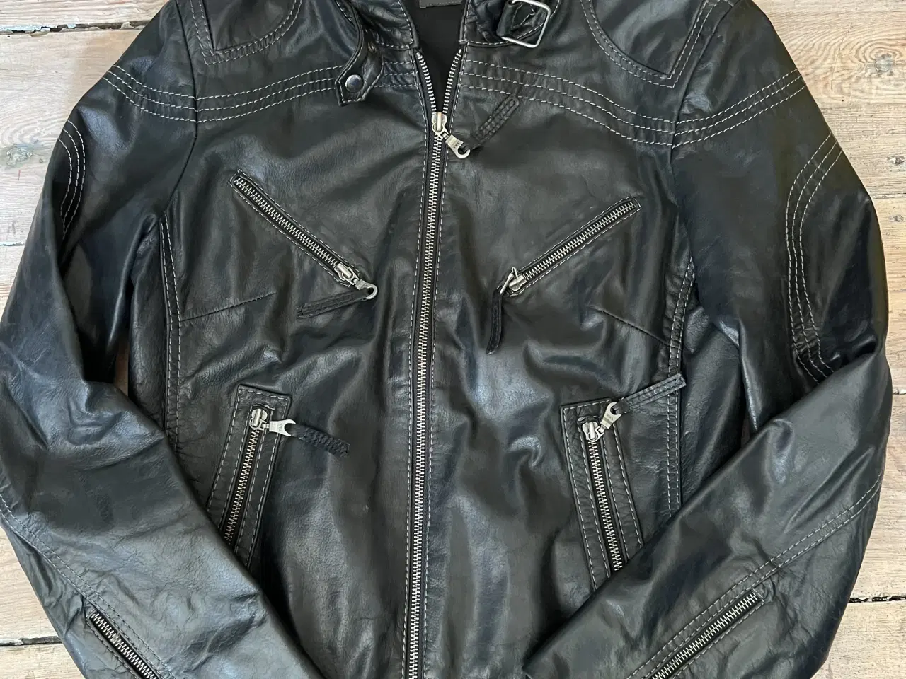 Billede 1 - RocandBlue læderjakke emiteret
