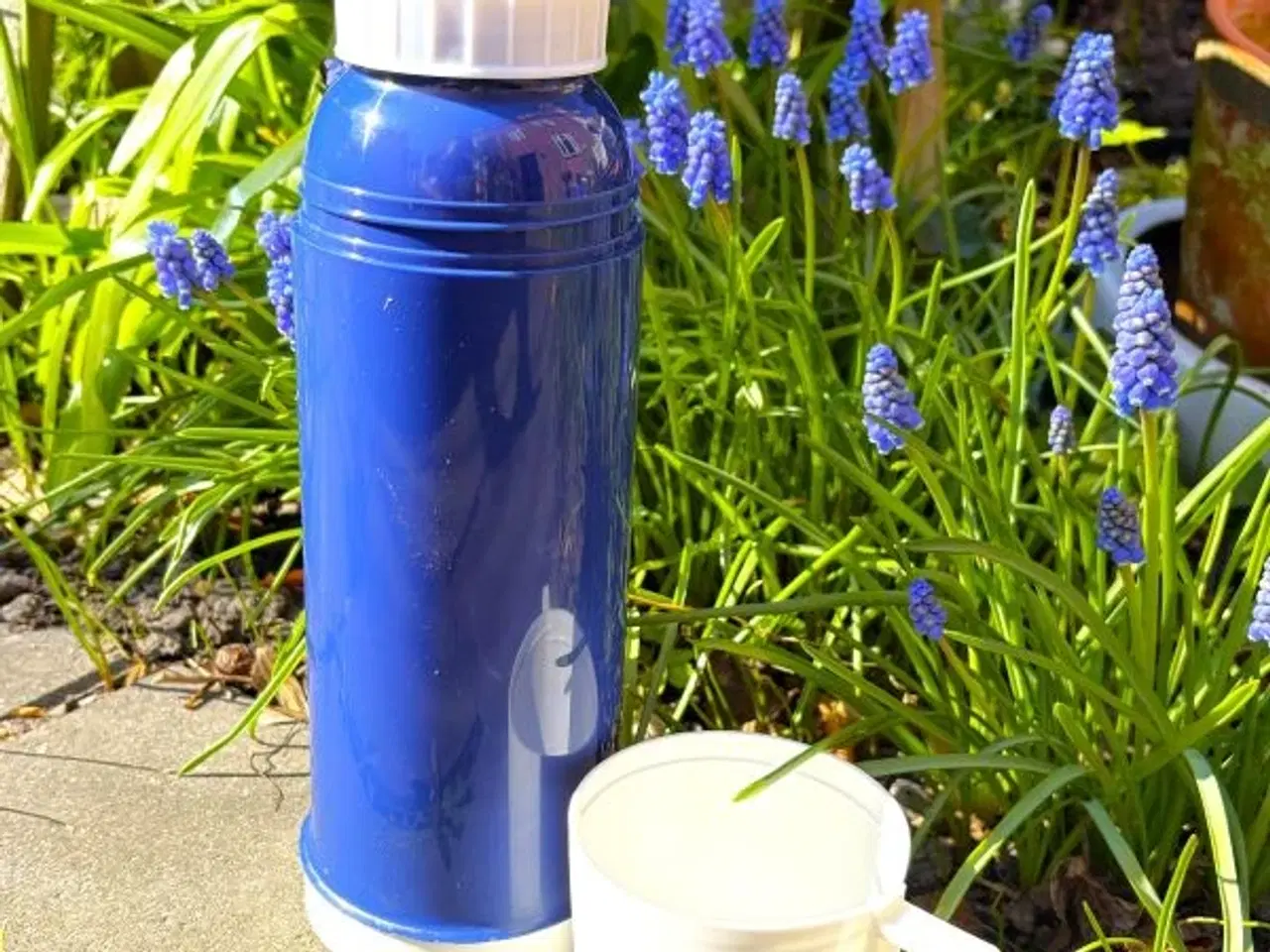 Billede 1 - Ubrugt, blå termokande med kop