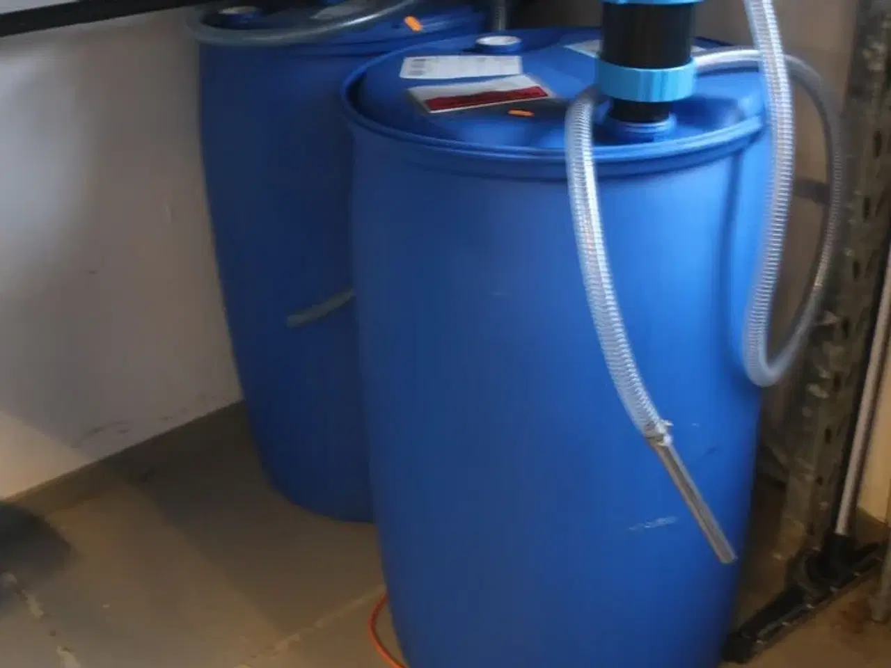 Billede 1 - 2 stk. tønder og pumper