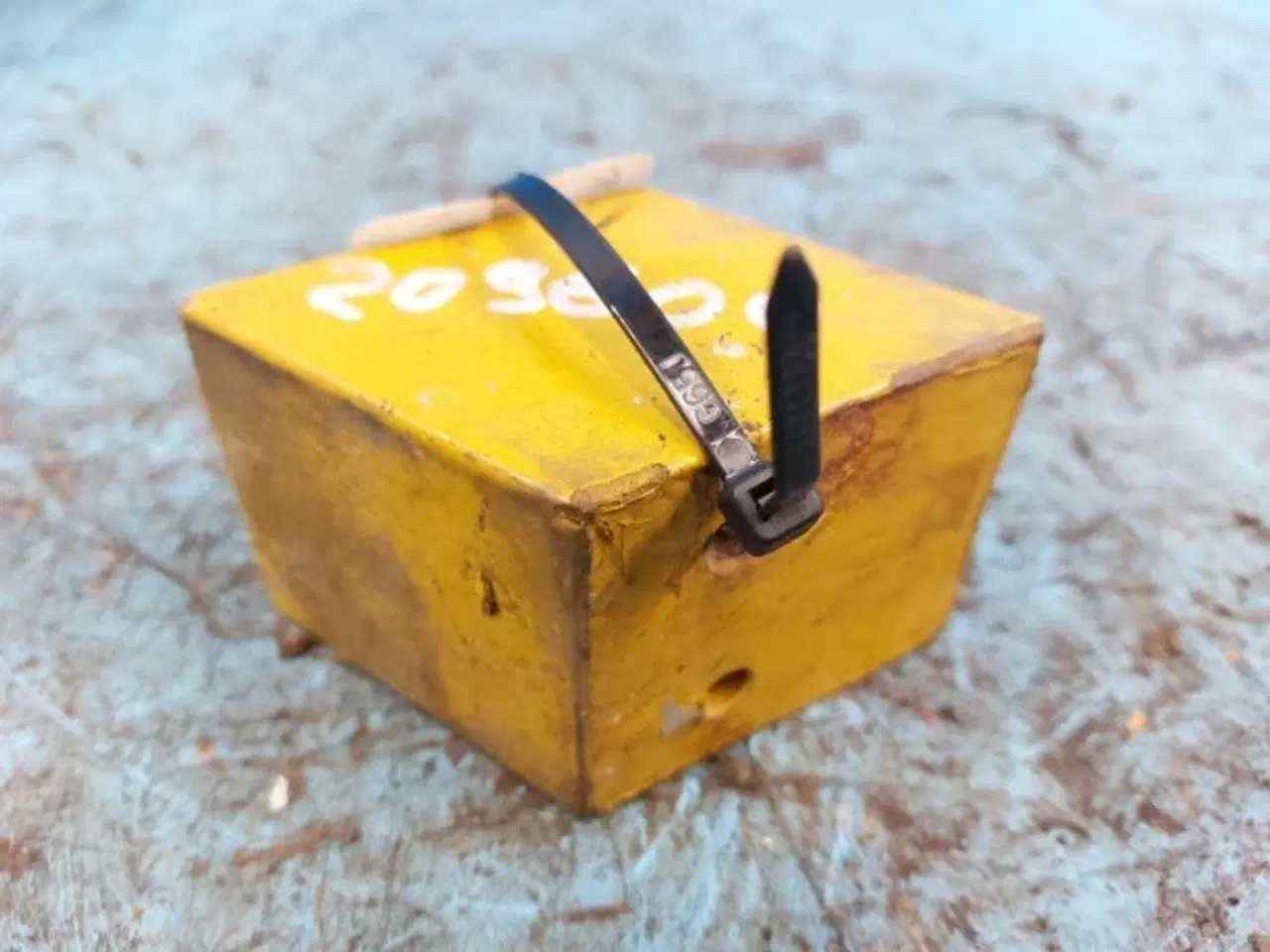 Billede 3 - Hydrema 906 Afstandsklods 209600.