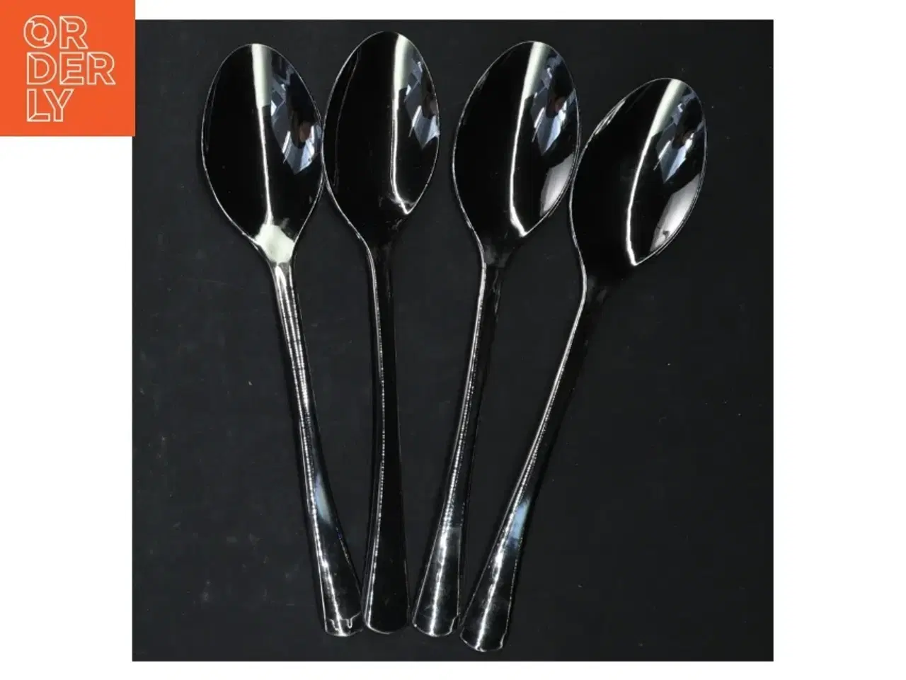 Billede 1 - 4 Sølvfarvede plastikskeer (str. 4 styk. 19 cm)