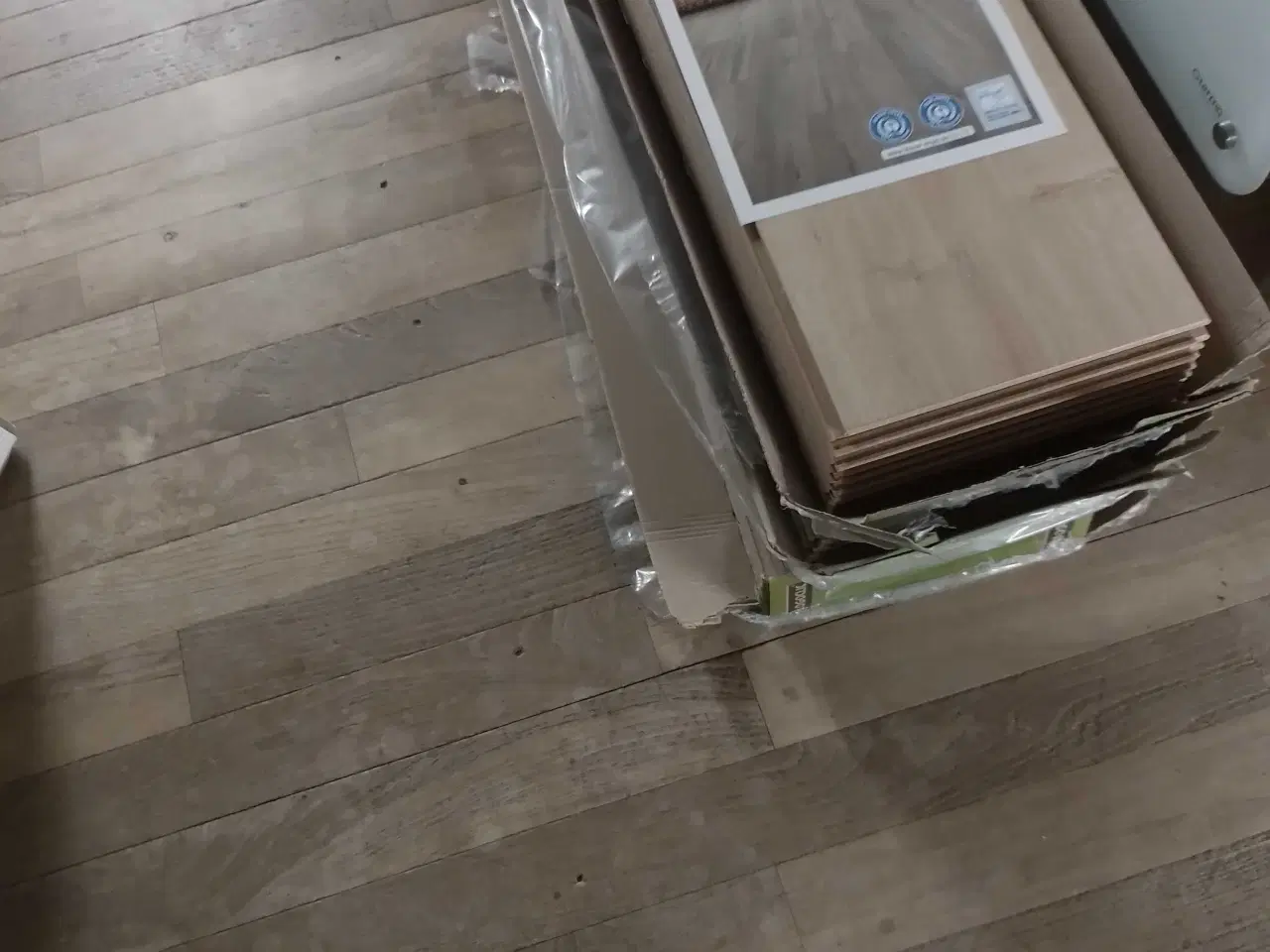 Billede 3 - Clickgulv nyt logoclic eg med underlag