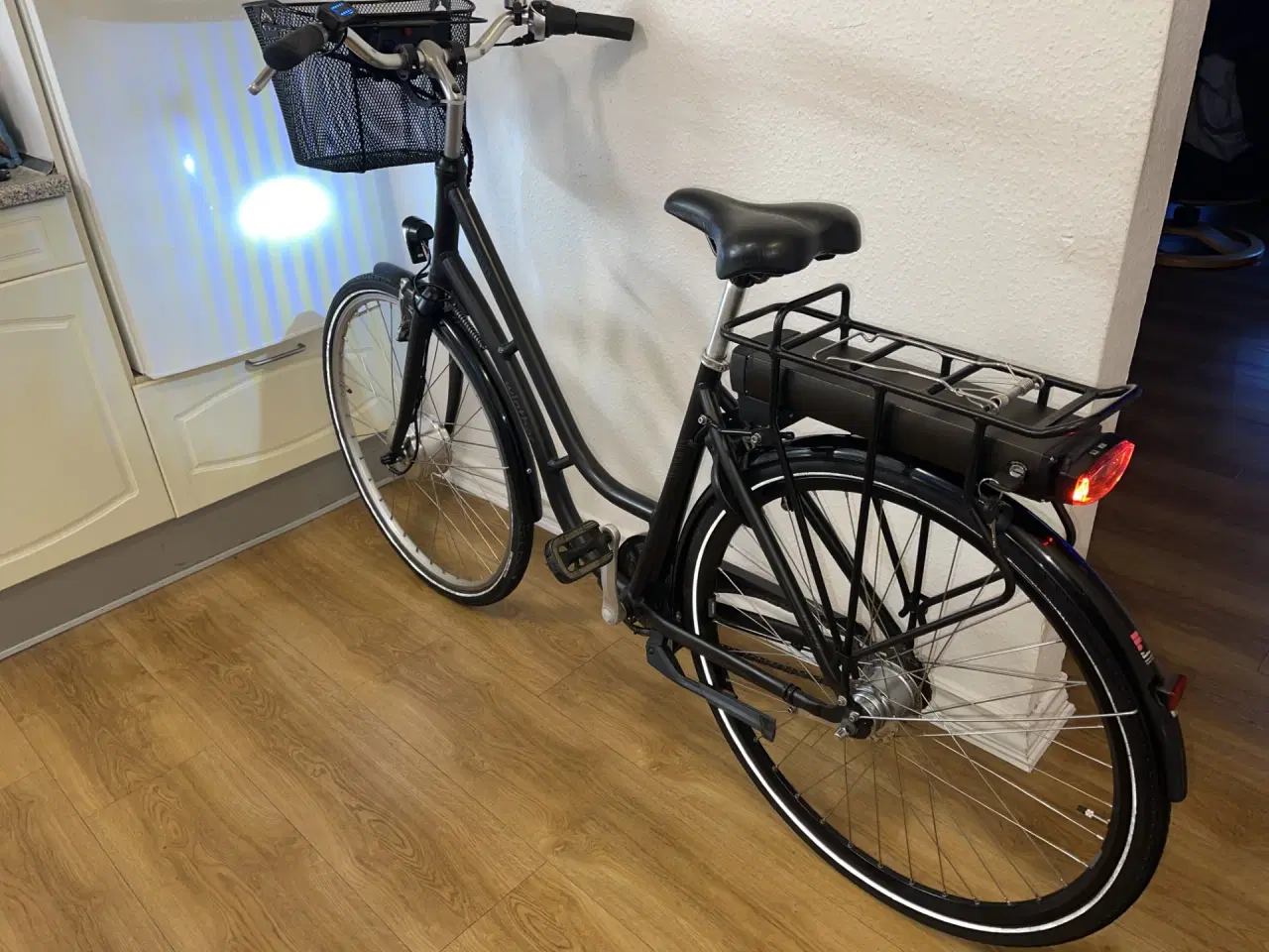 Billede 3 - flot winther genesis e1 dame elcykel 28" 7 gear.