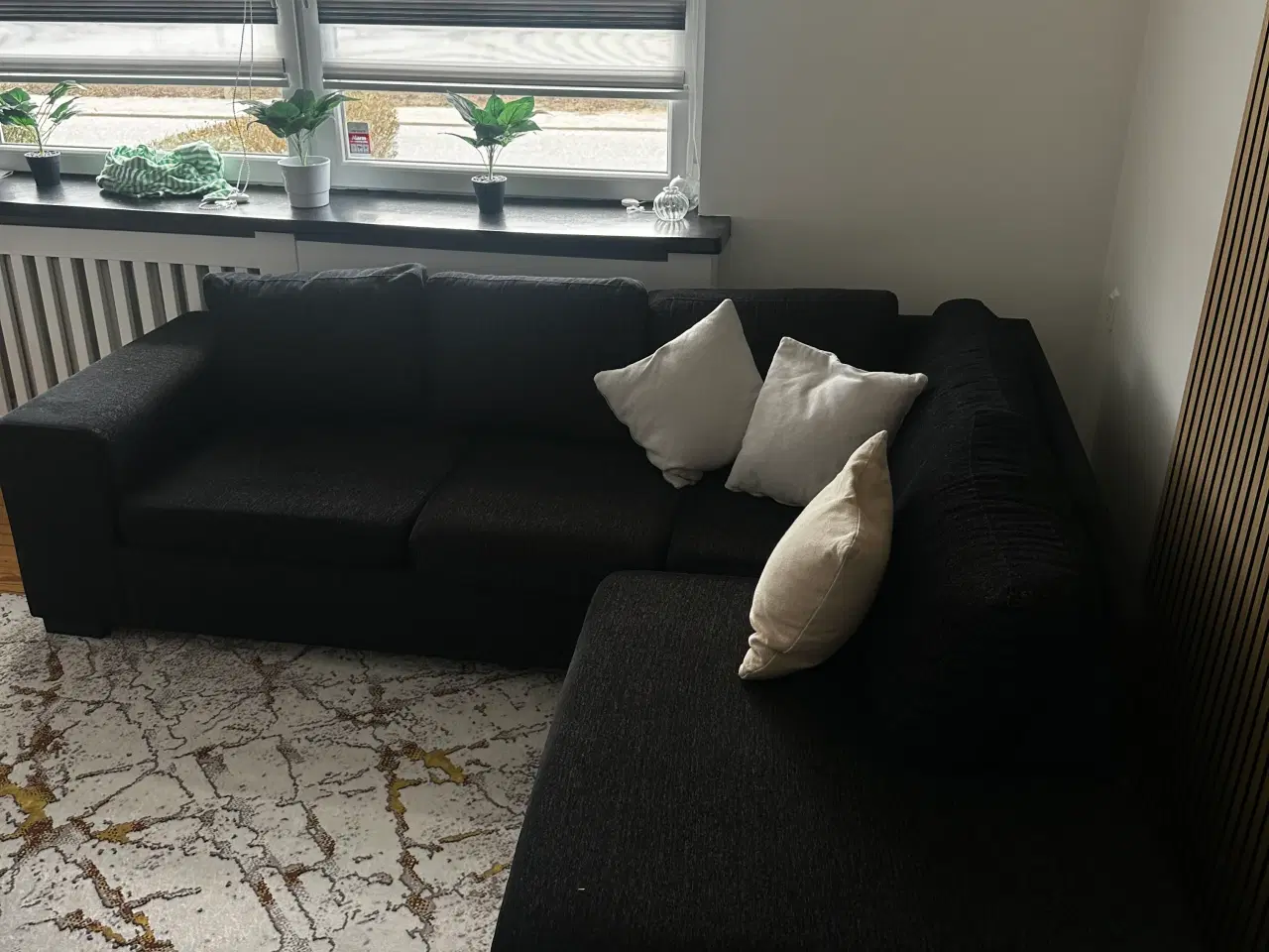 Billede 3 - Stilren mørk hjørnesofa med chaiselong