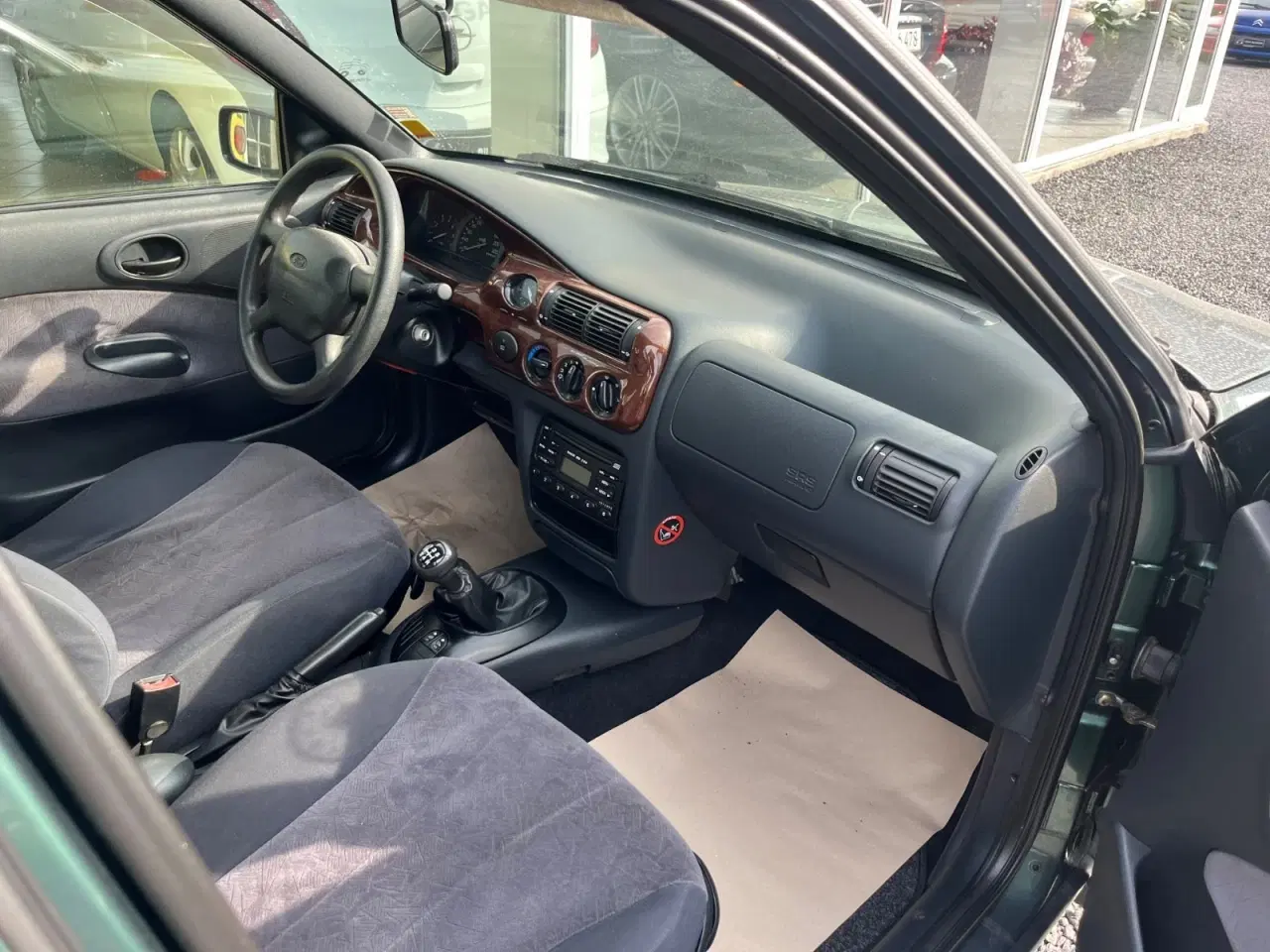 Billede 2 - Ford Escort 1,6i Algarve