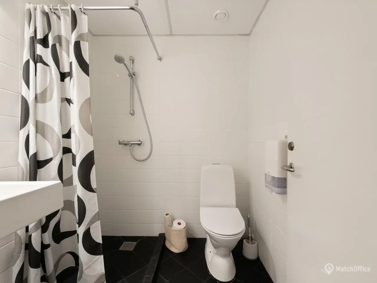 Billede 8 - Lyst og indbydende kontorlokale