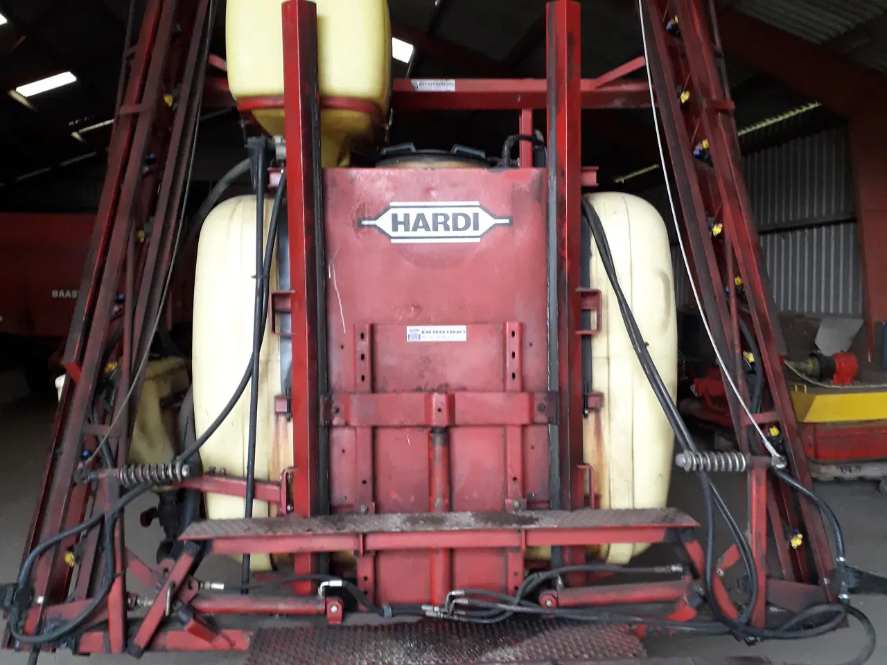 Billede 1 -  Hardi  marksprøjte 
