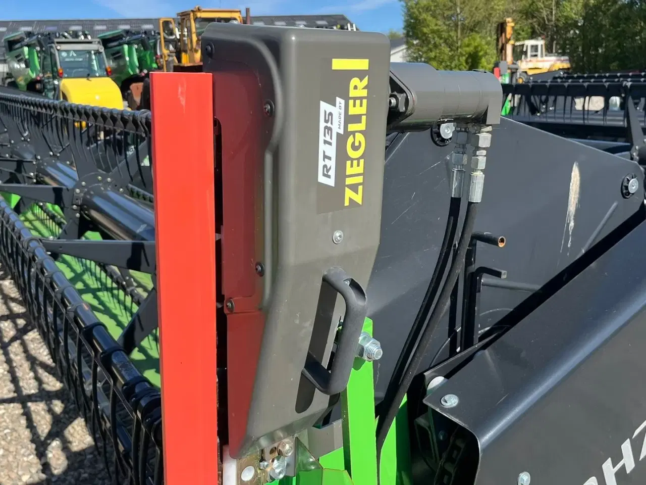 Billede 10 - Deutz-Fahr C7206 With 24feed - 7.2m header. New and unused Combine together with 7.2m header