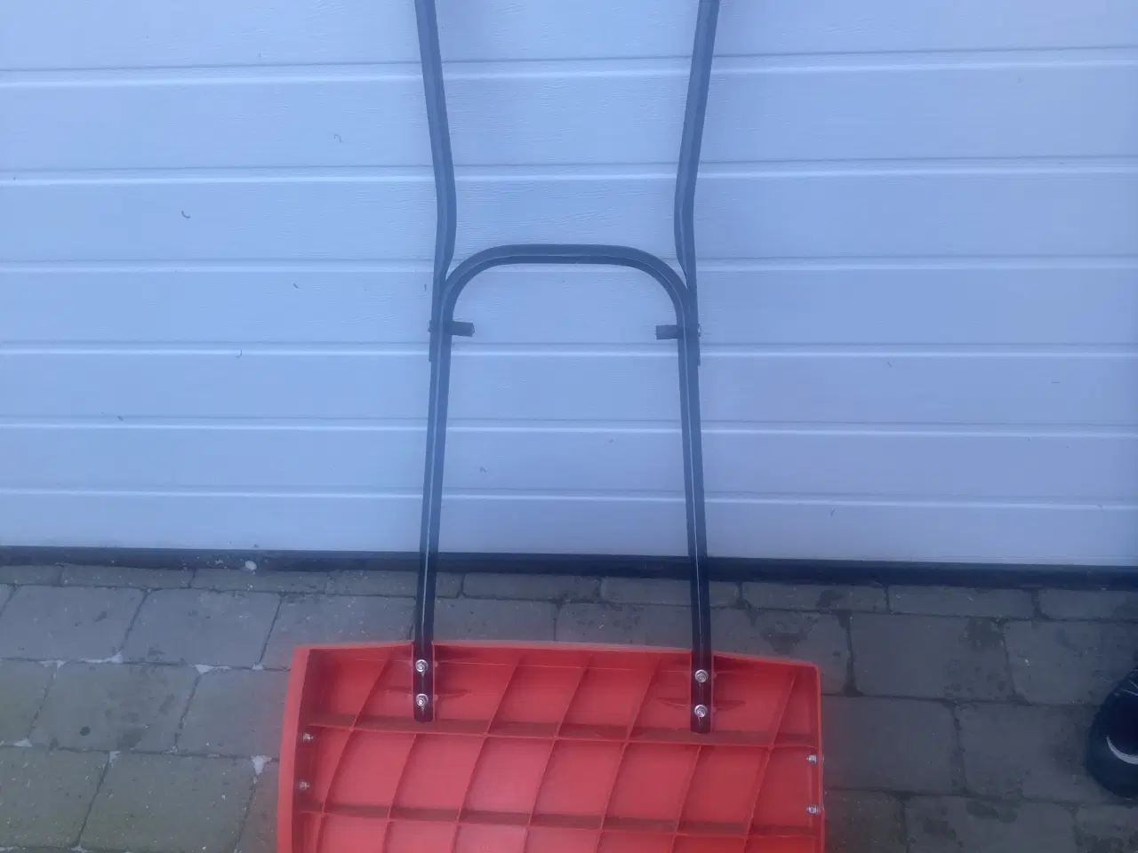 Billede 4 - Manuel sne/isfjerner til fortov, indkørsel mm