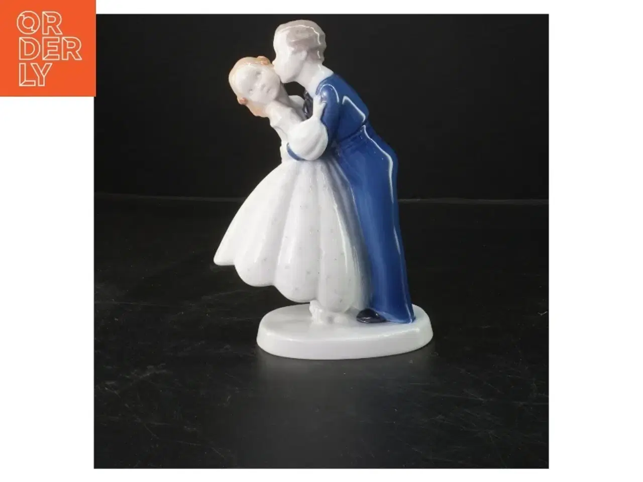 Billede 1 - Porcelænsfigur af kyssende par fra B&G (str. 19x13 cm)